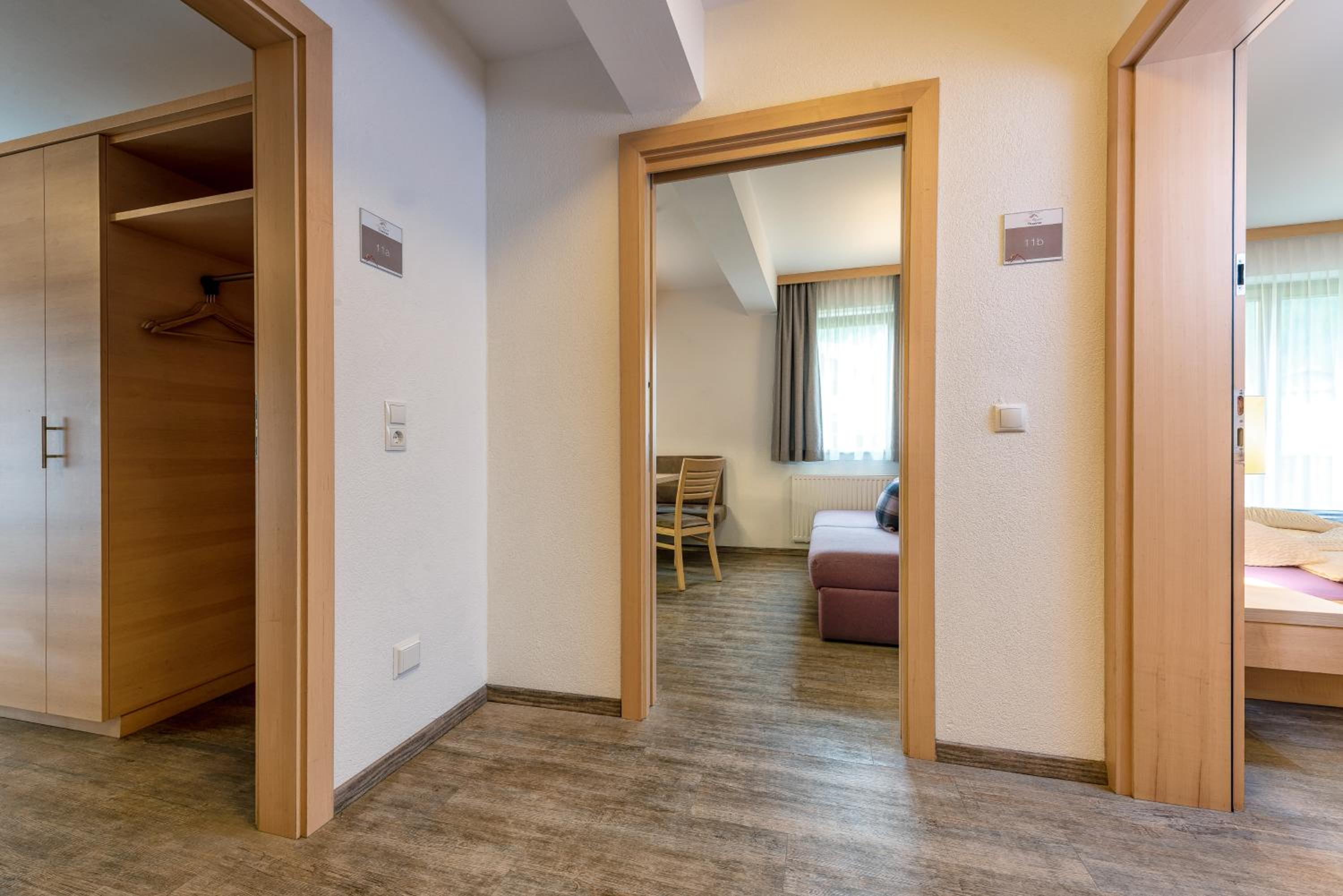 Two-Bedroom Apartment (4-6 Adults)
