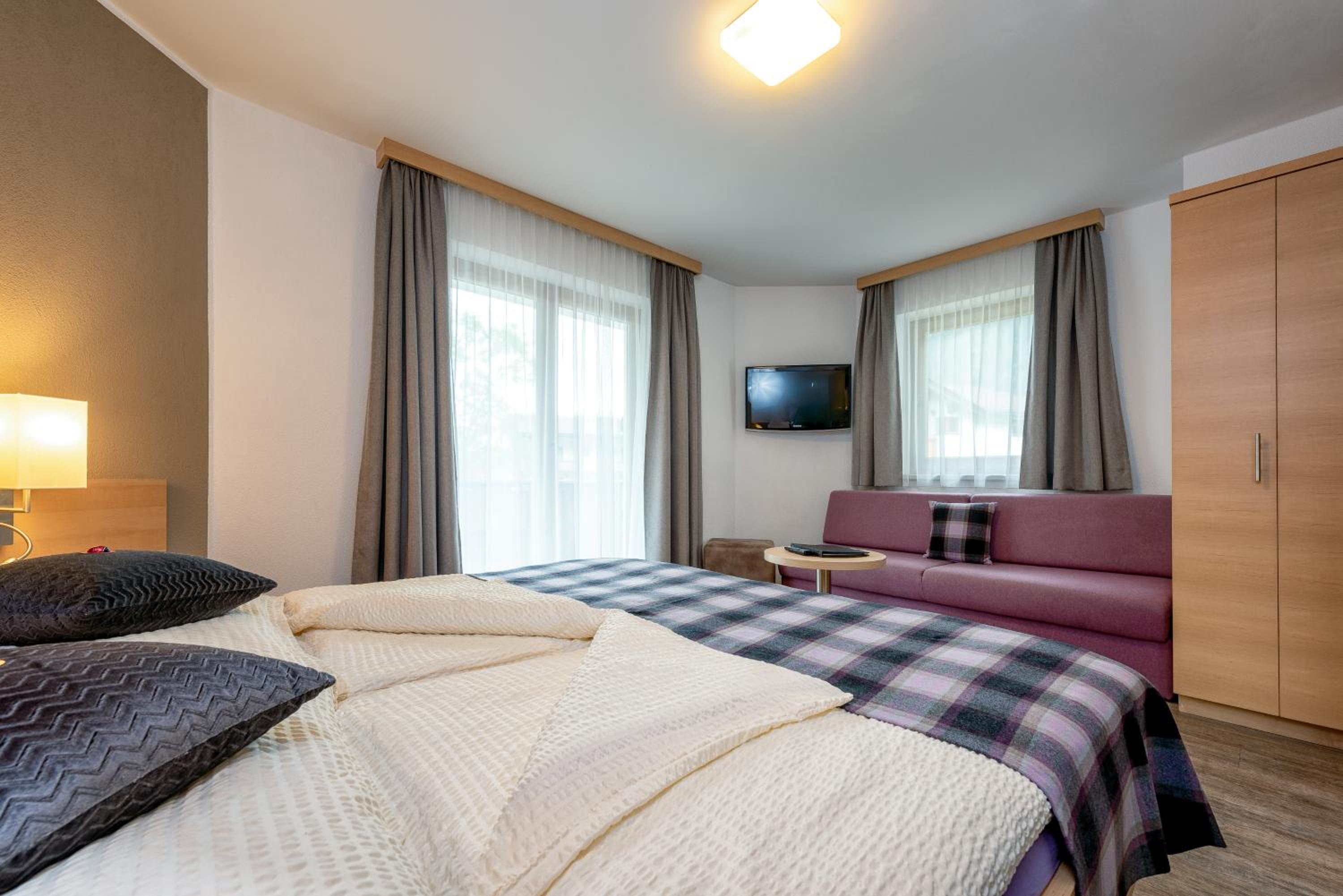One-Bedroom Apartment (2 - 4 Adults)