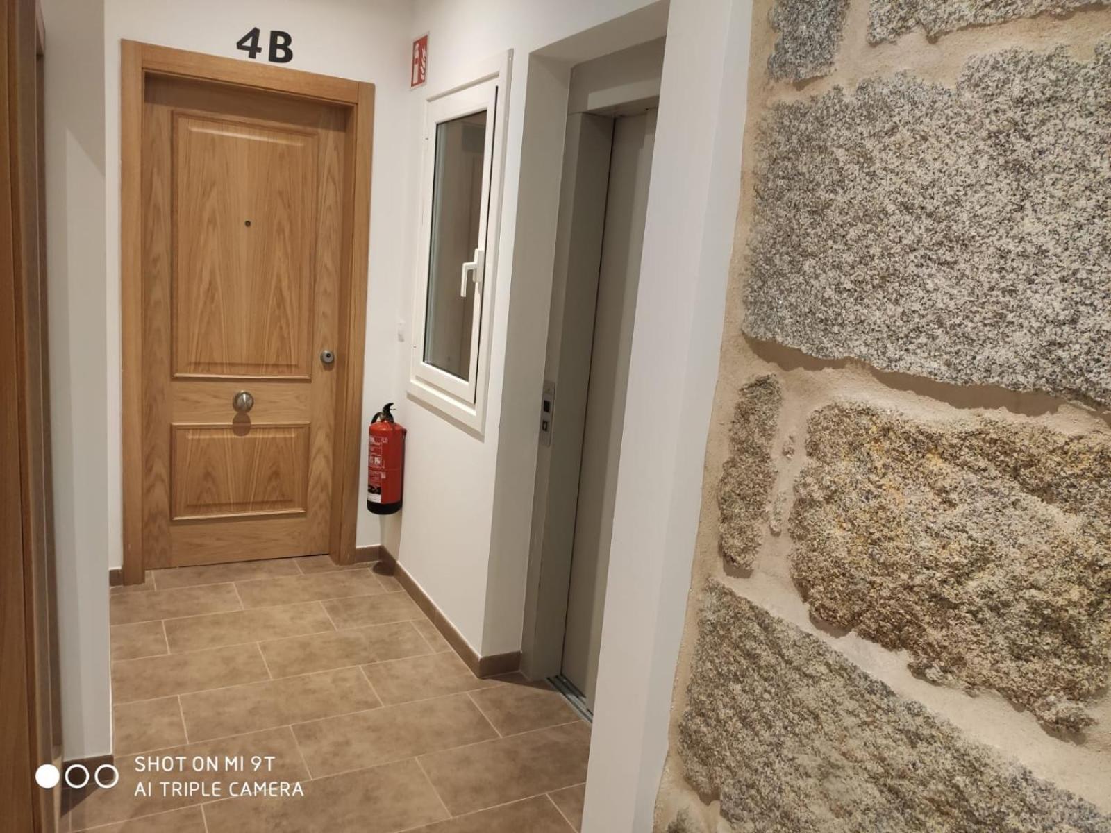 Apartment with Balcony - Photo 3