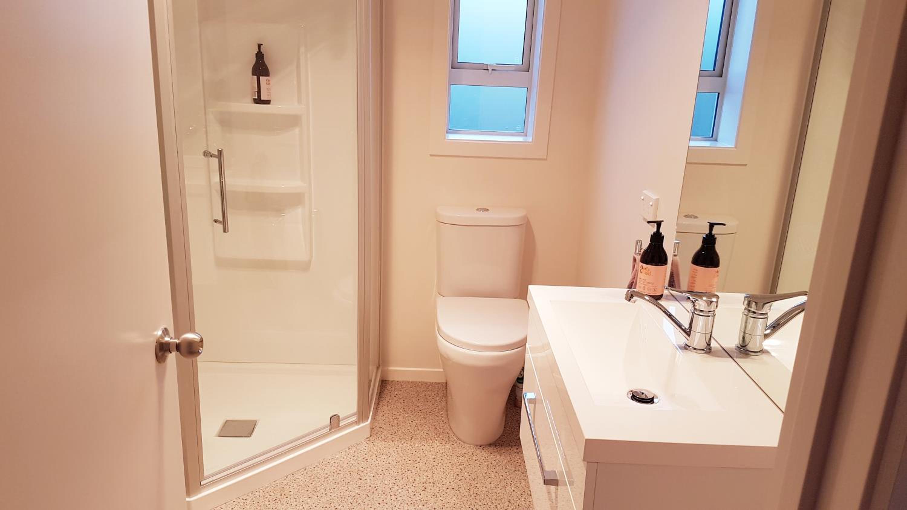One-Bedroom Apartment - Photo 4