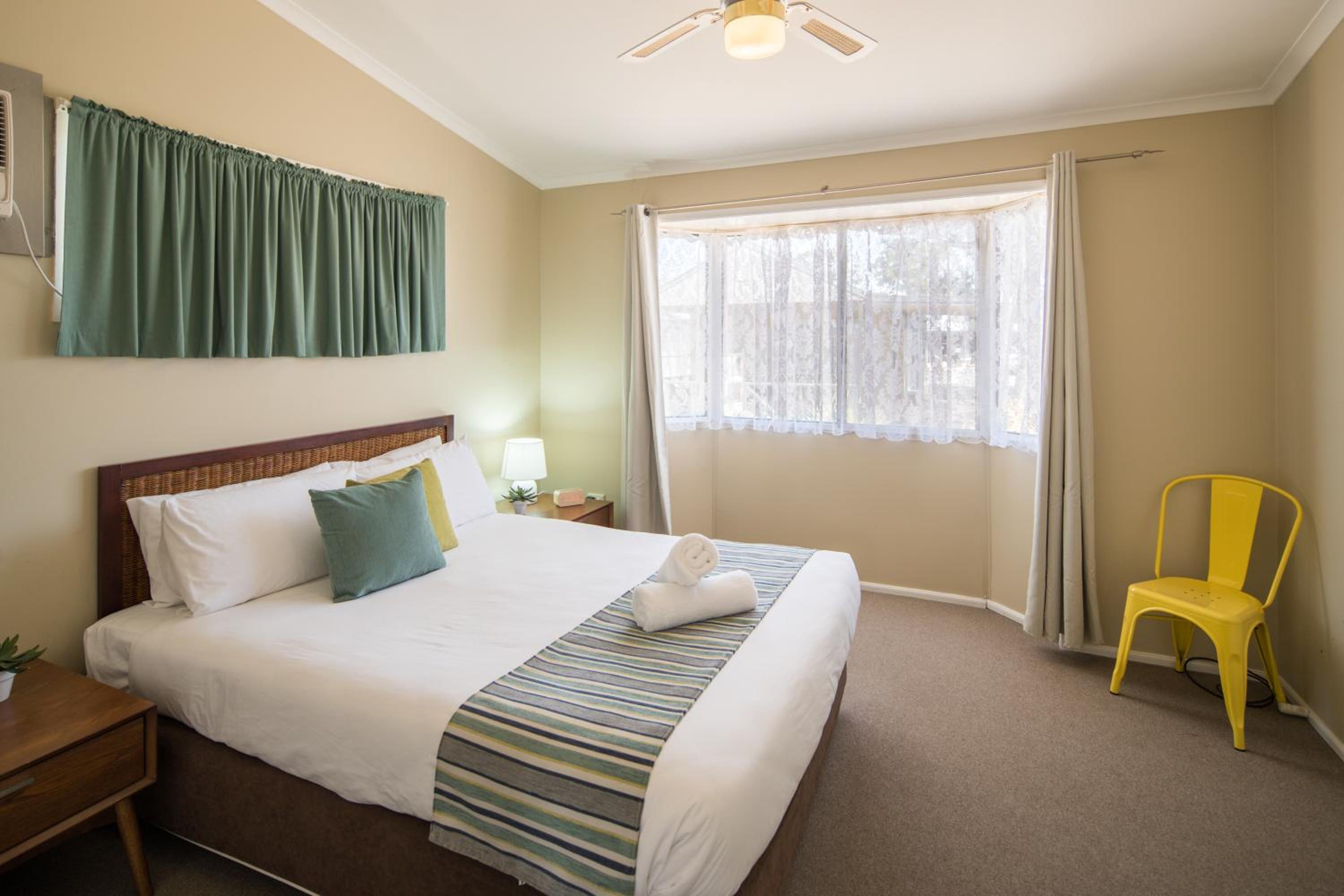 Standard Two-Bedroom Cabin photo 2