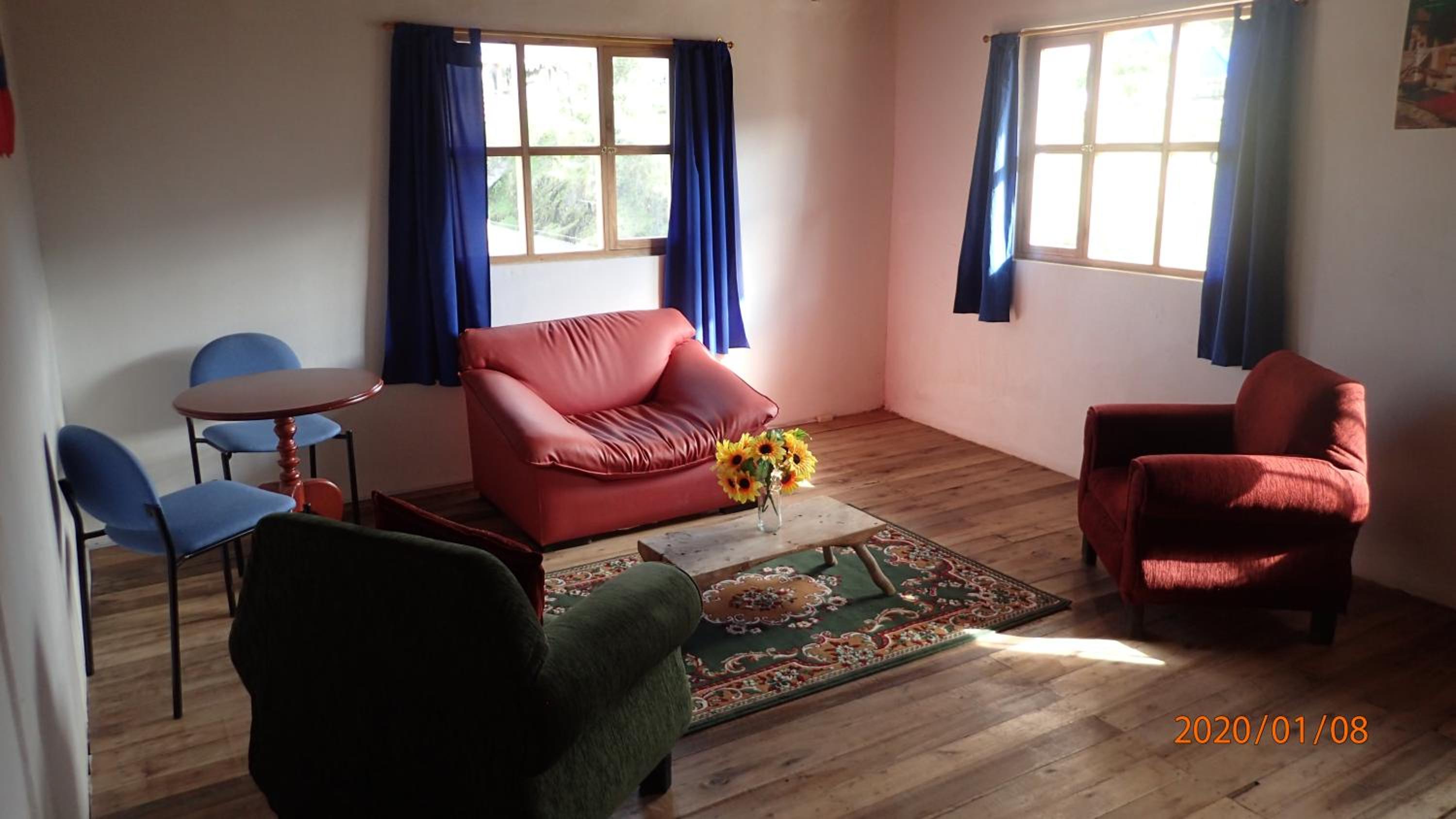 Six-Bedroom House photo 1