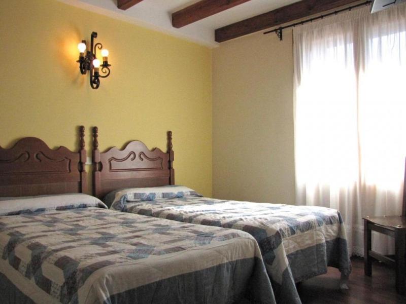 Double or Twin Room photo 3