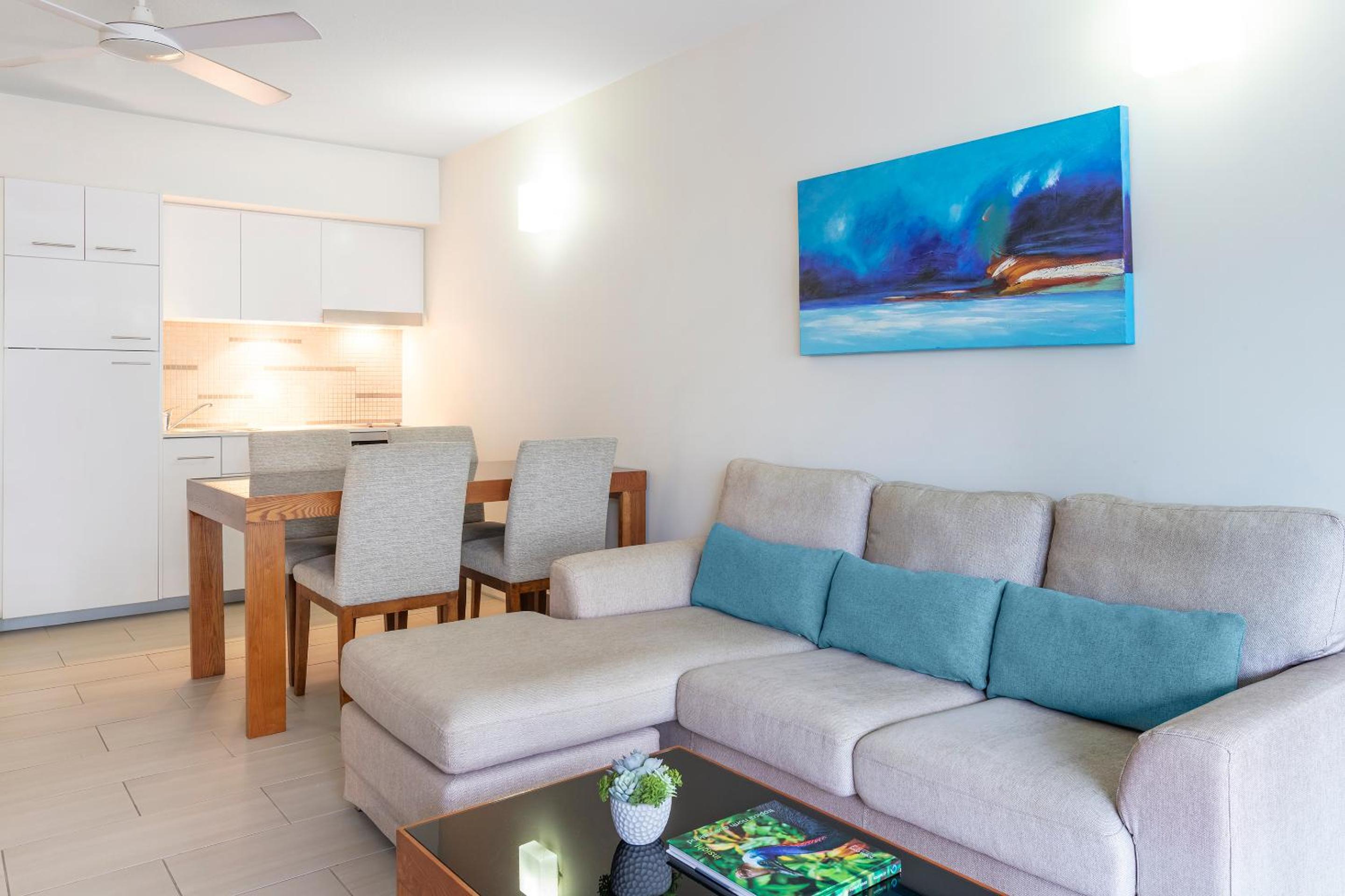 One-Bedroom Ocean Apartment photo 2