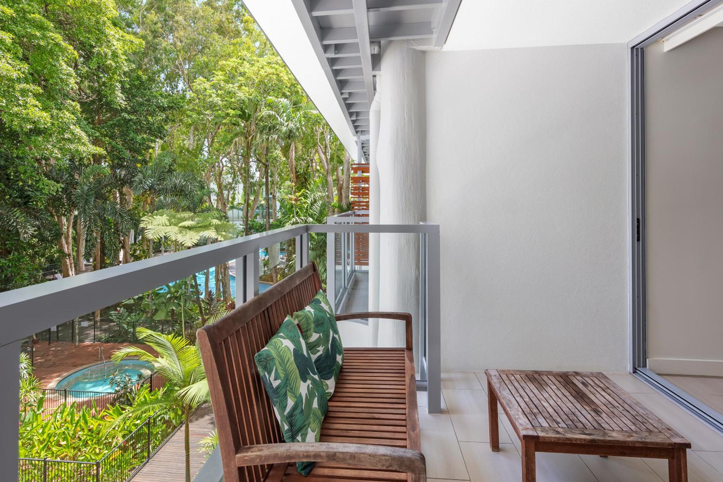 Two-Bedroom Executive Apartment - Photo 2