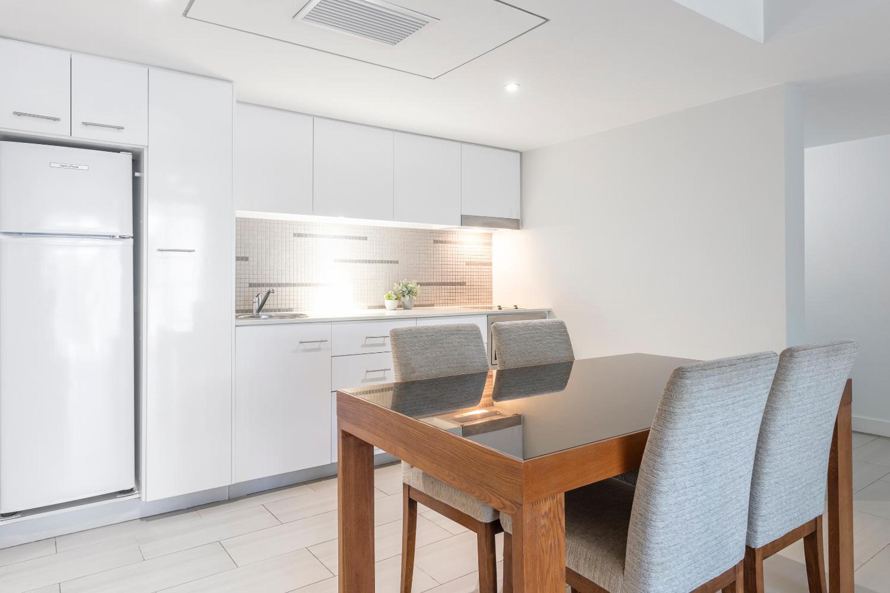 Two-Bedroom Executive Apartment - Photo 5