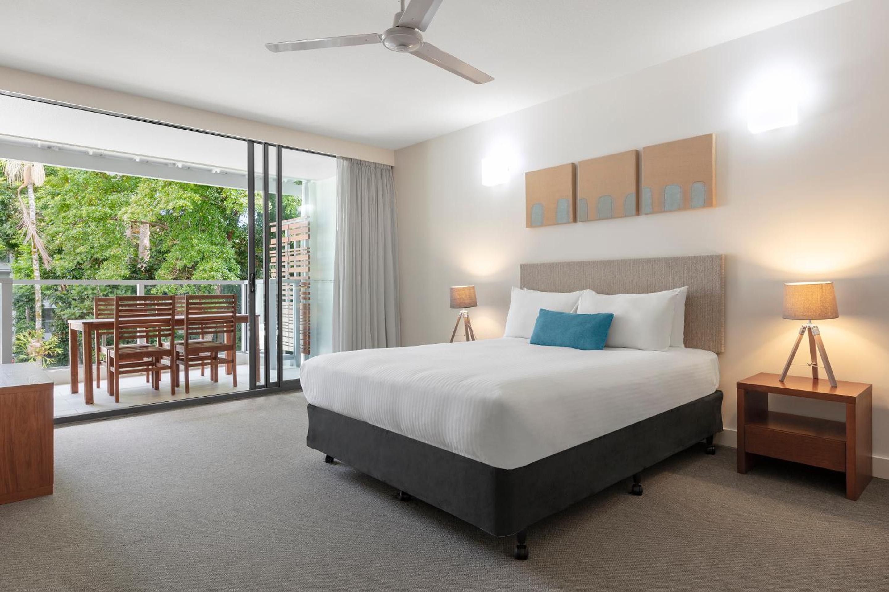 Two-Bedroom Executive Apartment - Photo 3