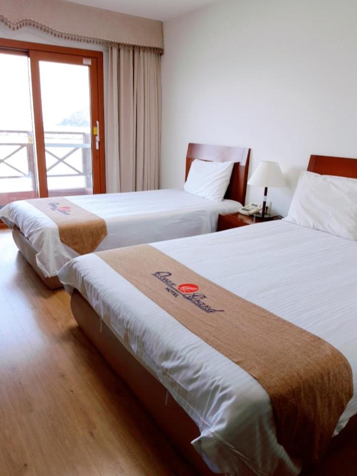Deluxe Twin Room with Sea View - Photo 10