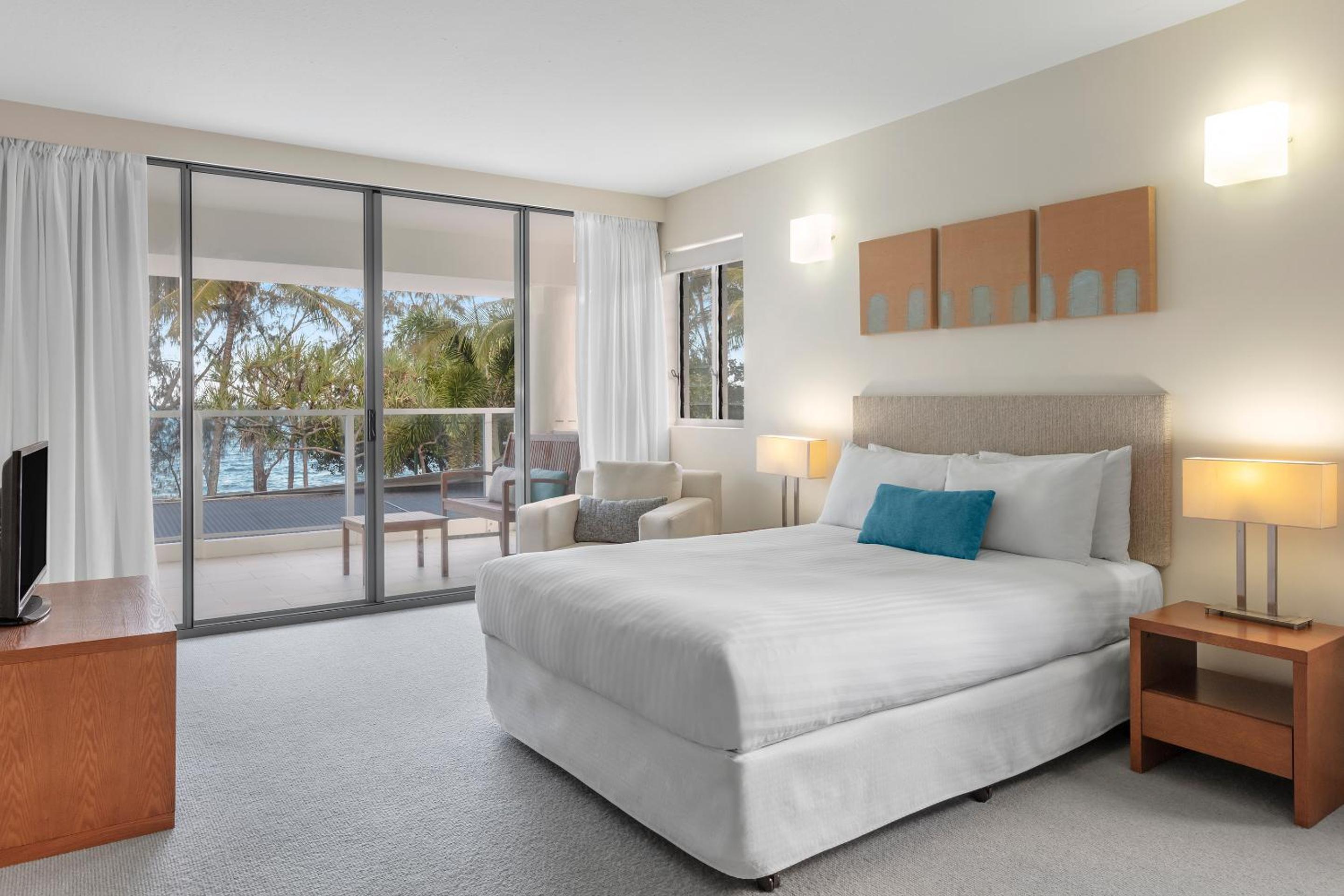 Two-Bedroom Executive Ocean Apartment photo 2