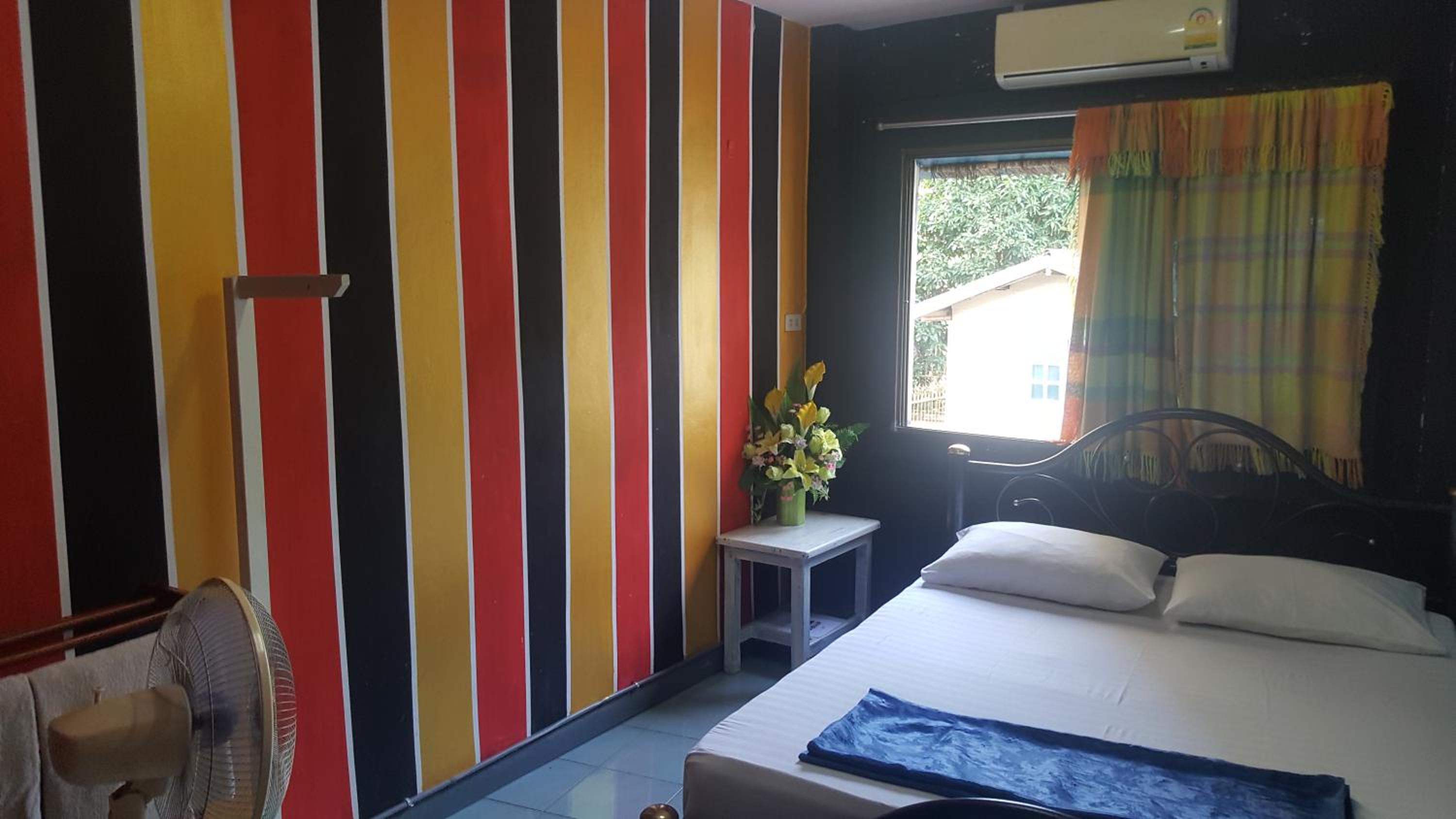 Standard Double Room with Fan - Photo 8