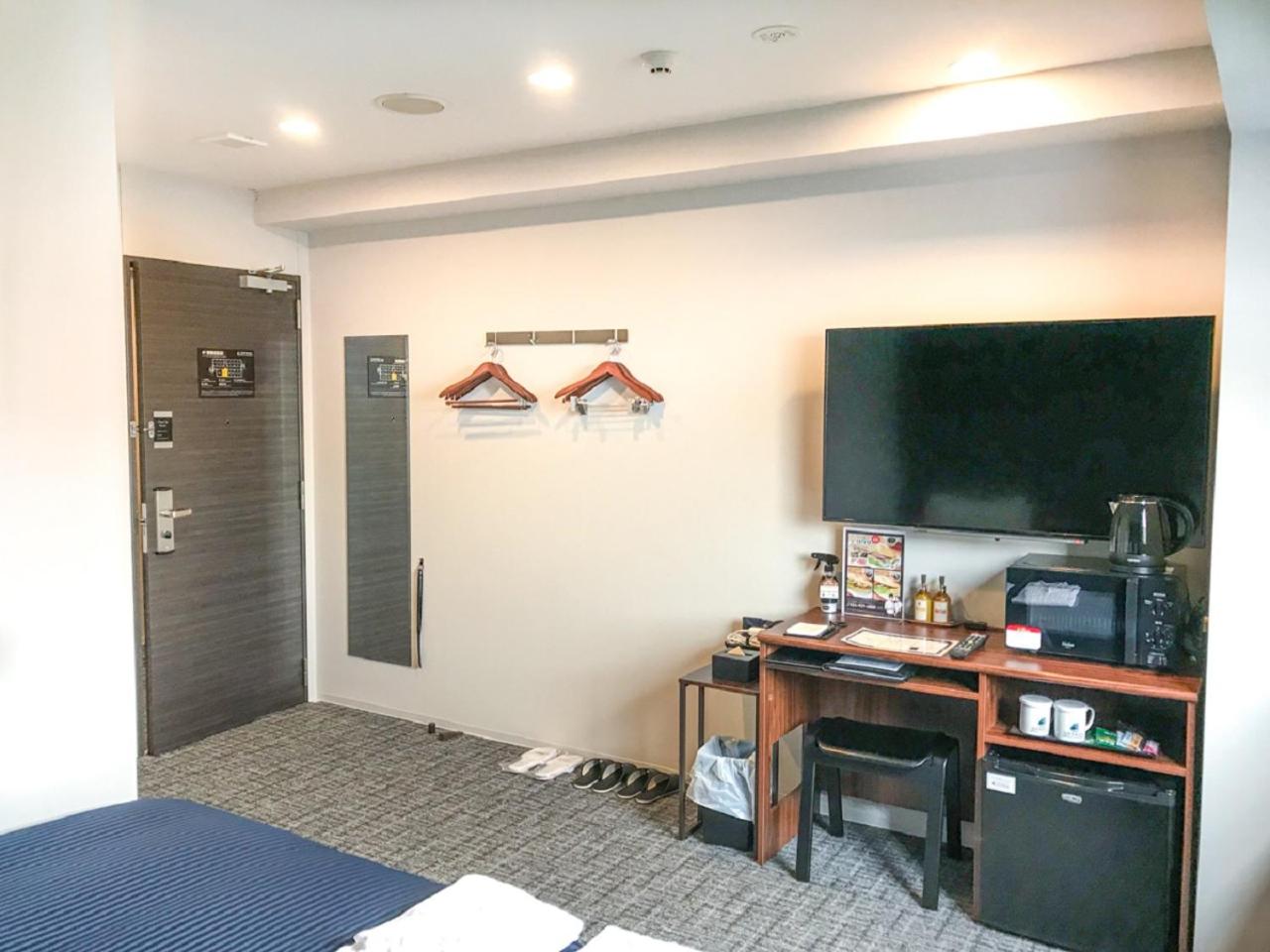 Twin Room - Non-Smoking - Photo 3