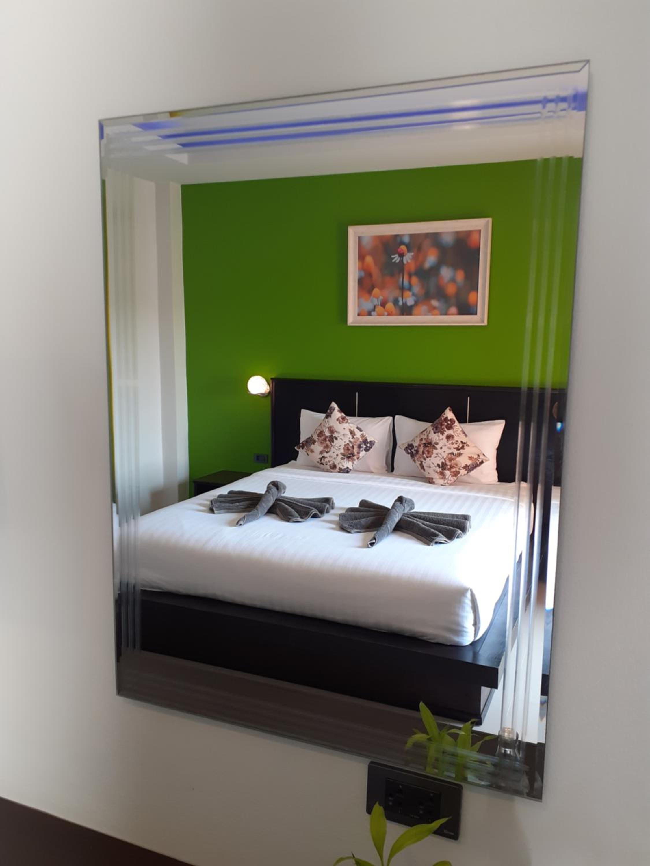 Deluxe Double Room with Balcony - Photo 7