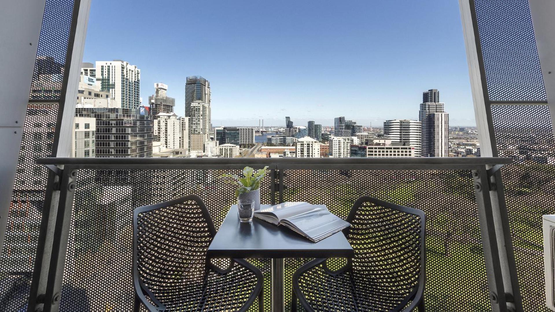 Studio Apartment with Park View & Balcony