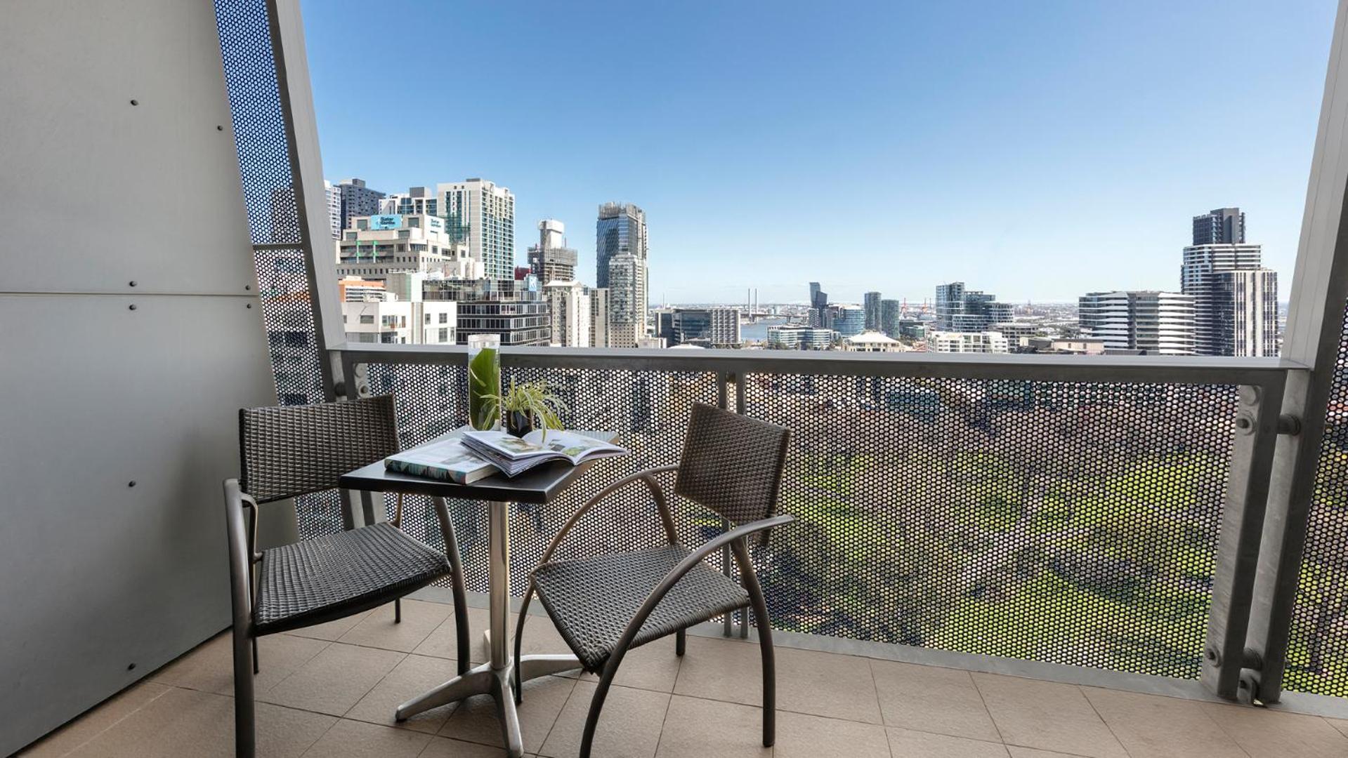 Deluxe Studio Apartment with Park View & Balcony thumbnail 5