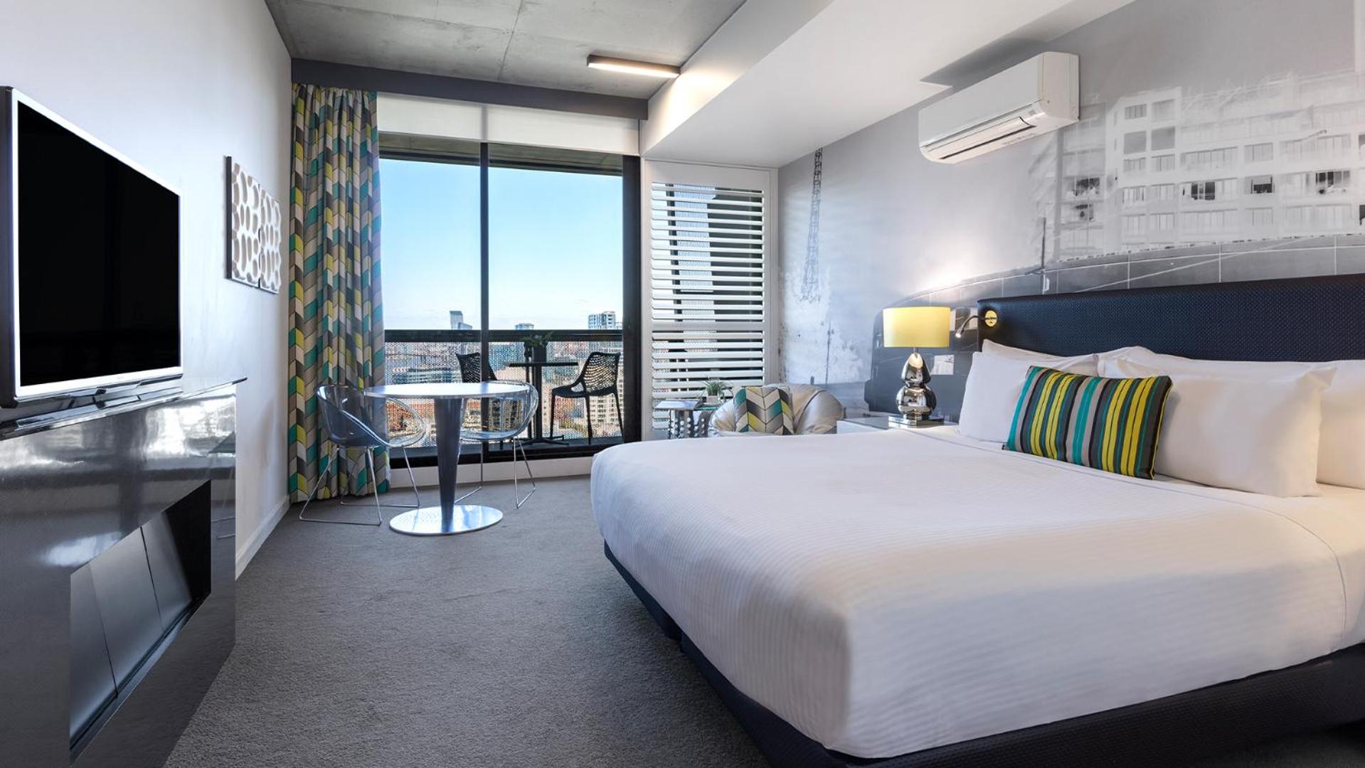 Deluxe Studio Apartment with Park View & Balcony