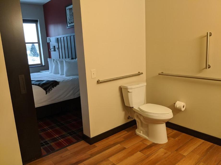 Accessible King - Photo 8