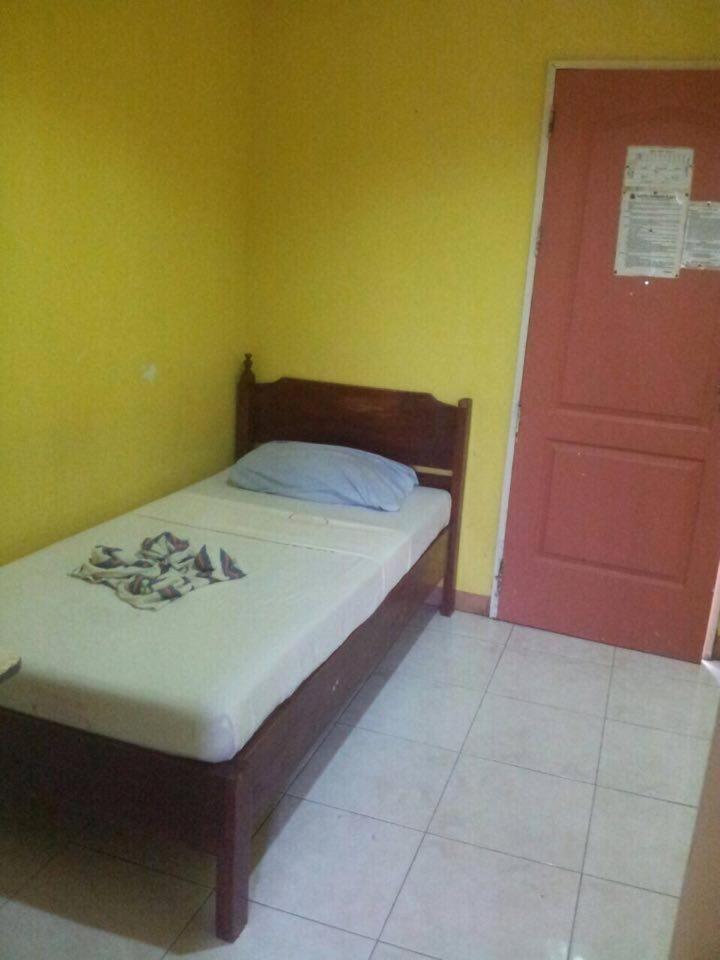 Single Room with Bathroom photo 2