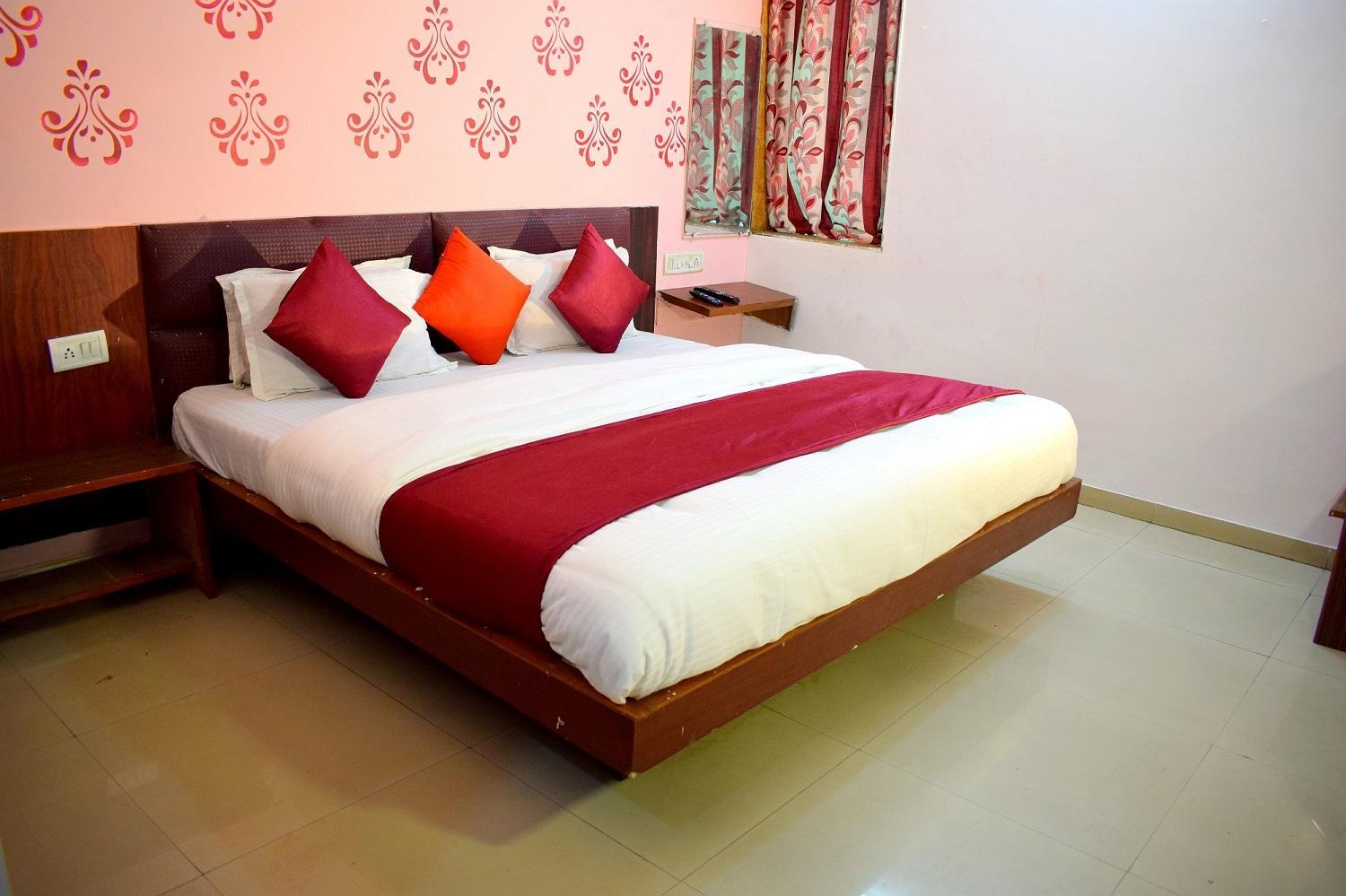 Deluxe Queen Room
