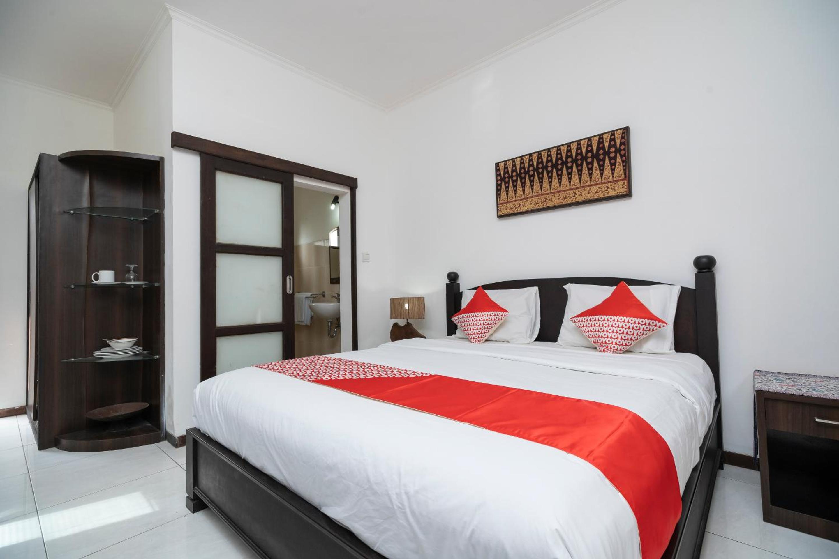 Deluxe Double Room - Photo 9