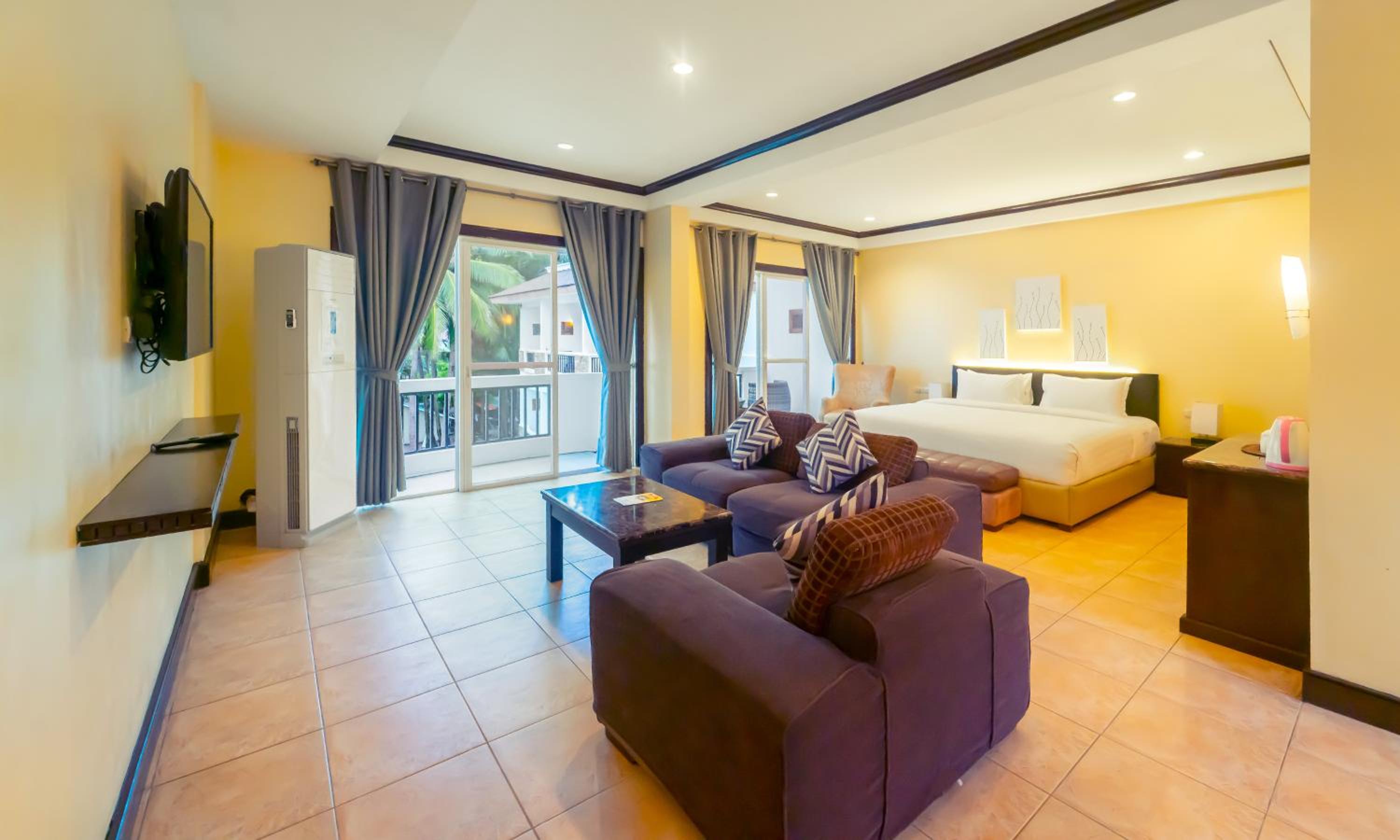Grand Deluxe Room