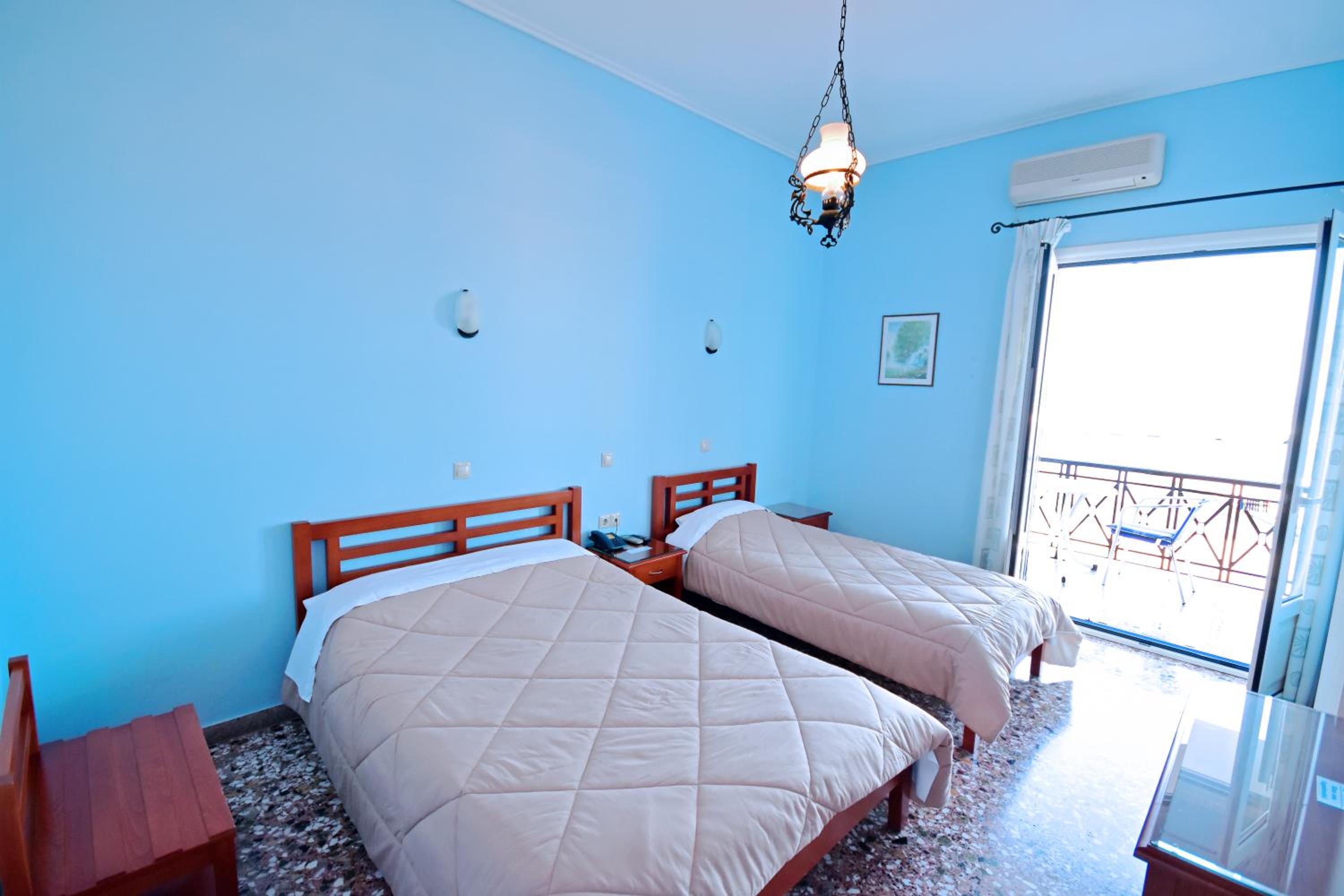 Double Room with Mountain View - Photo 1