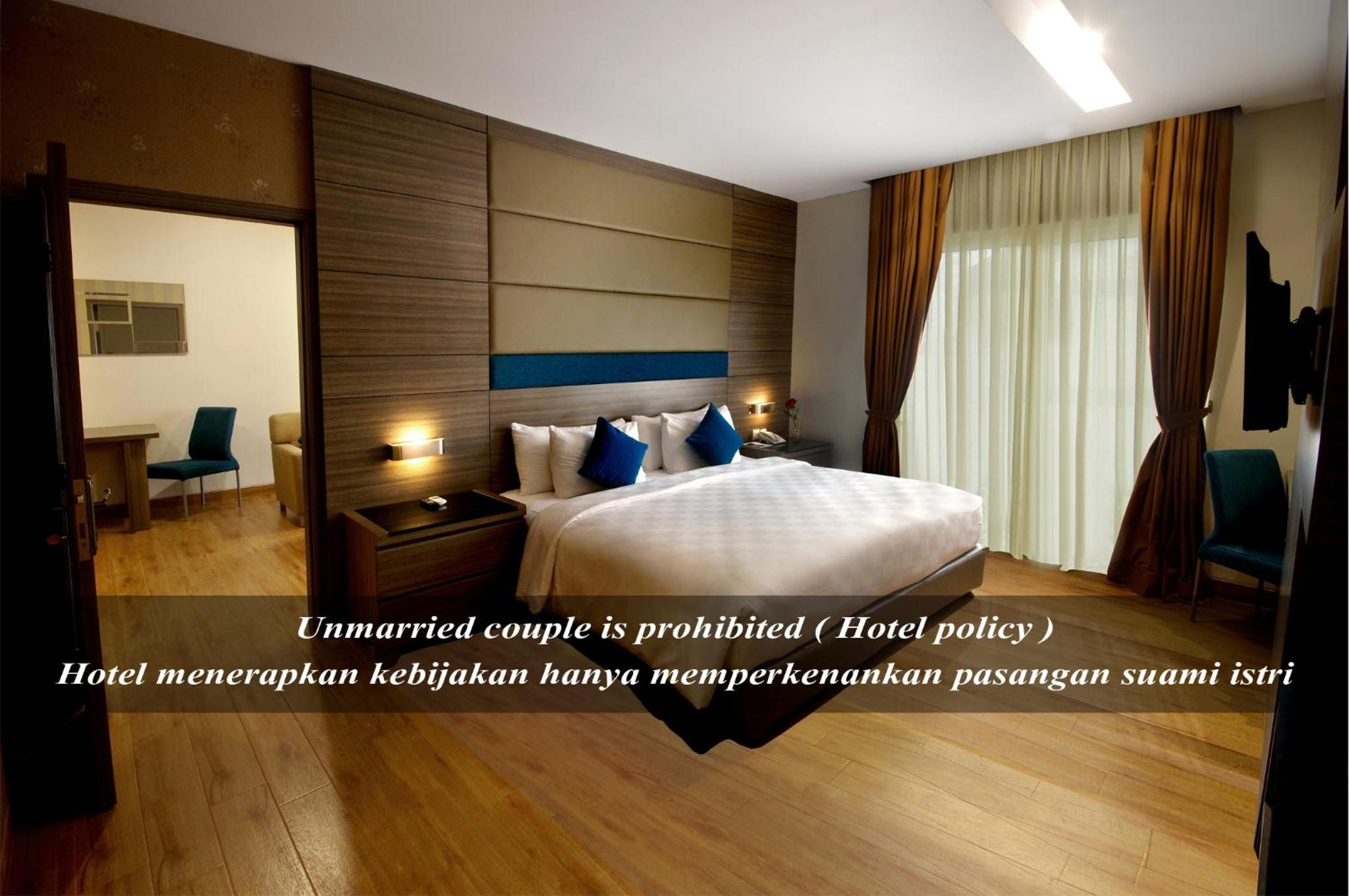 Executive Suite - Photo 9
