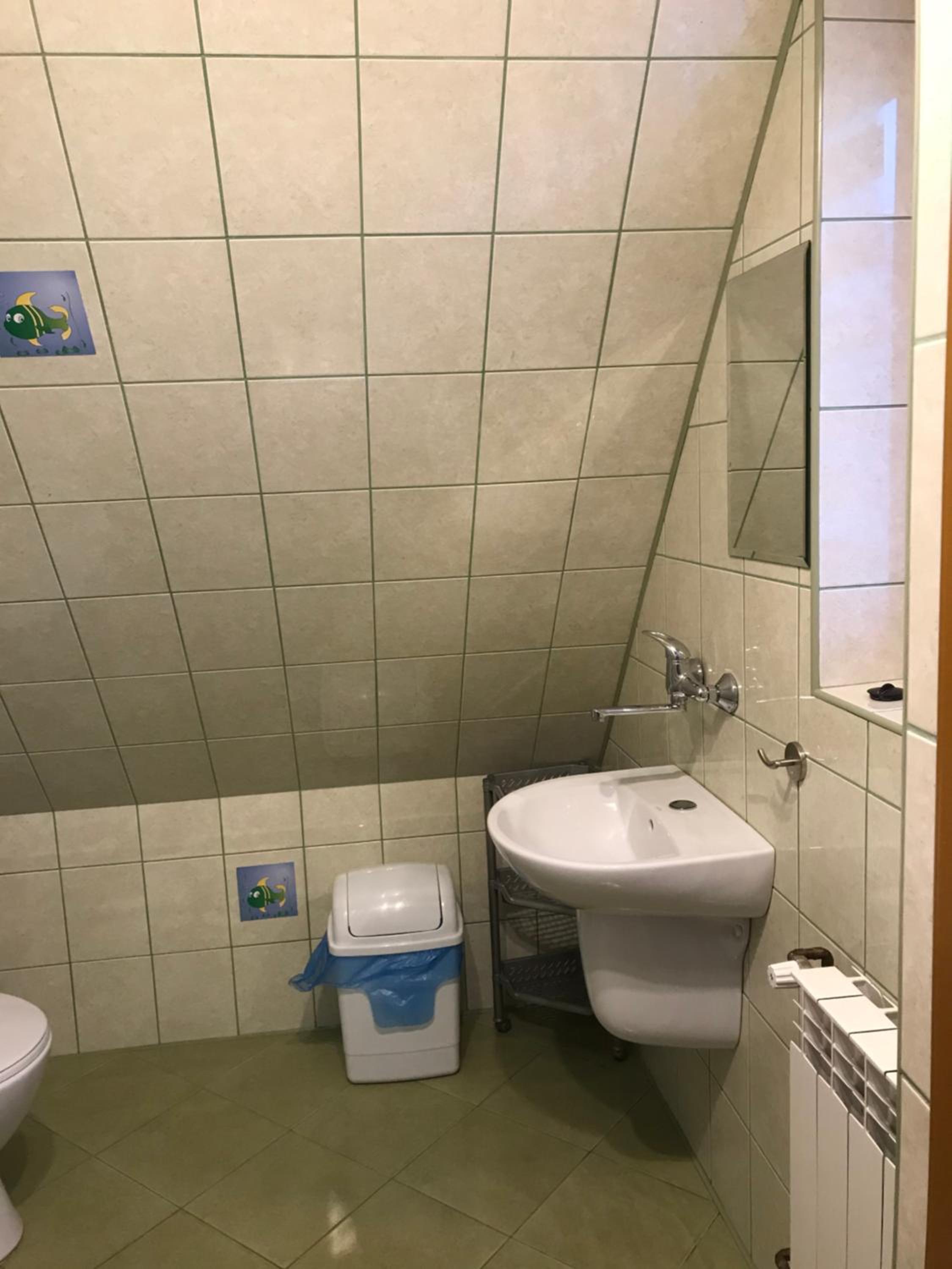 Family Room with Bathroom photo 3