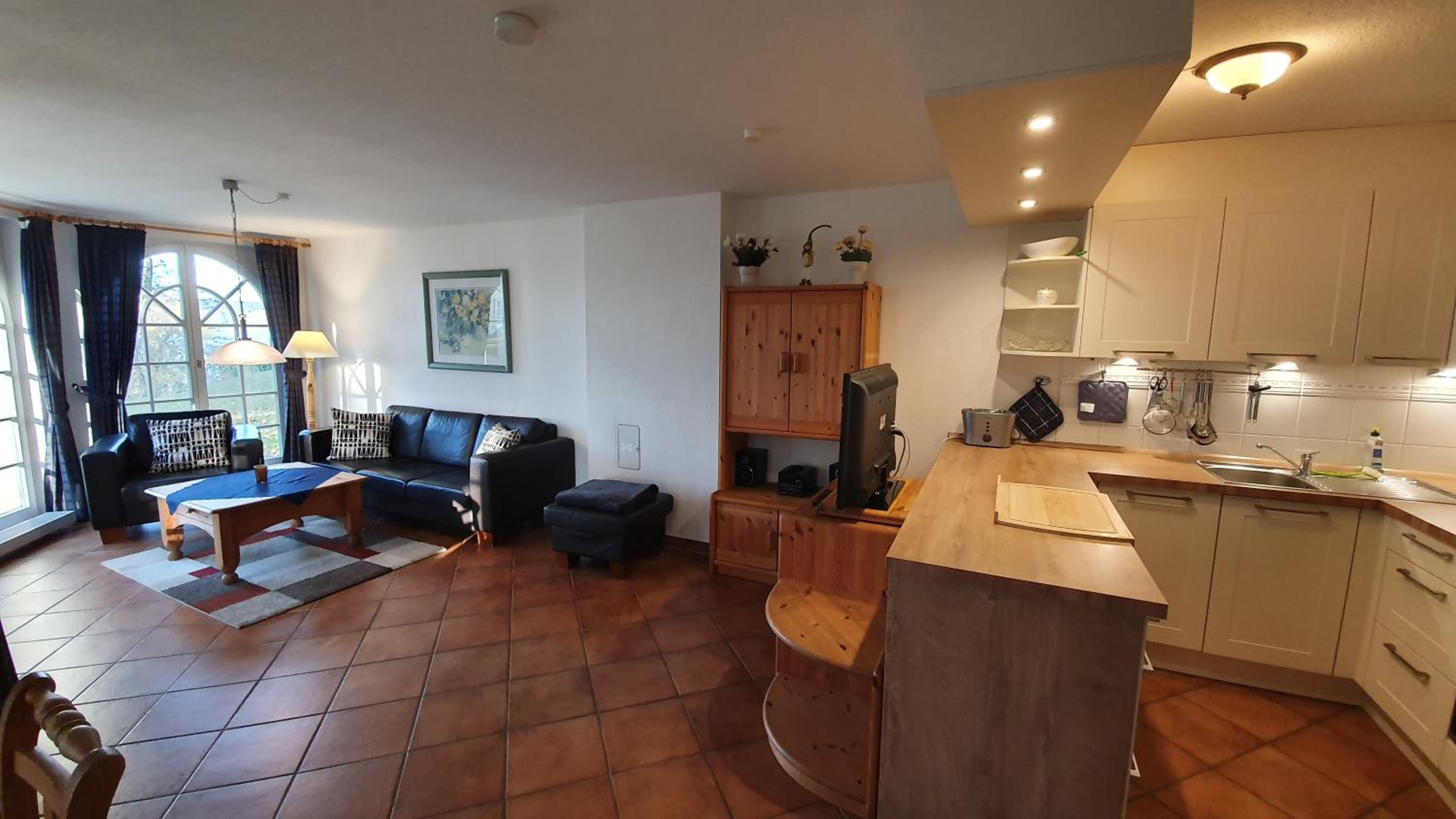Apartment photo 2