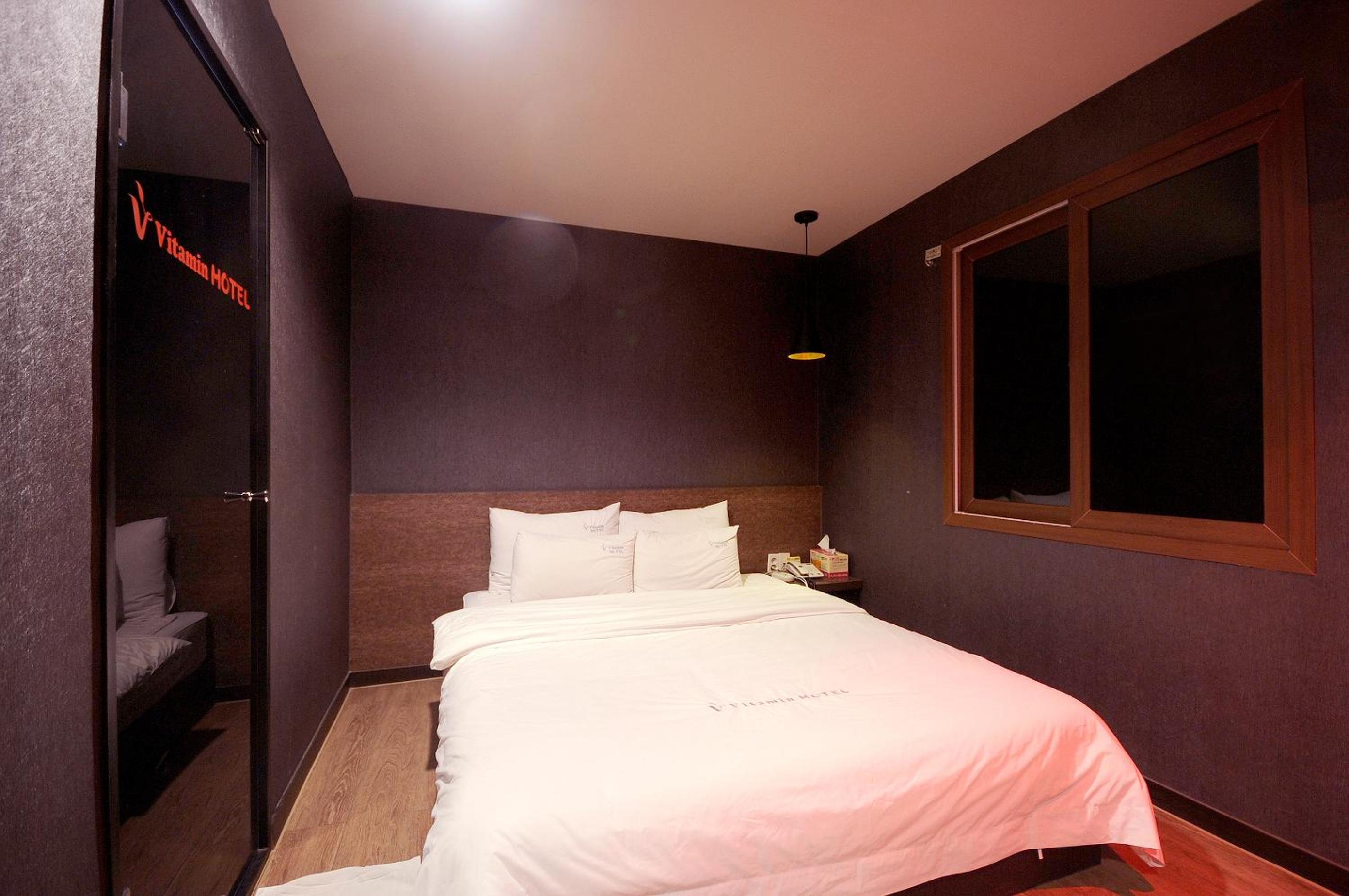 Standard Double Room - Photo 8