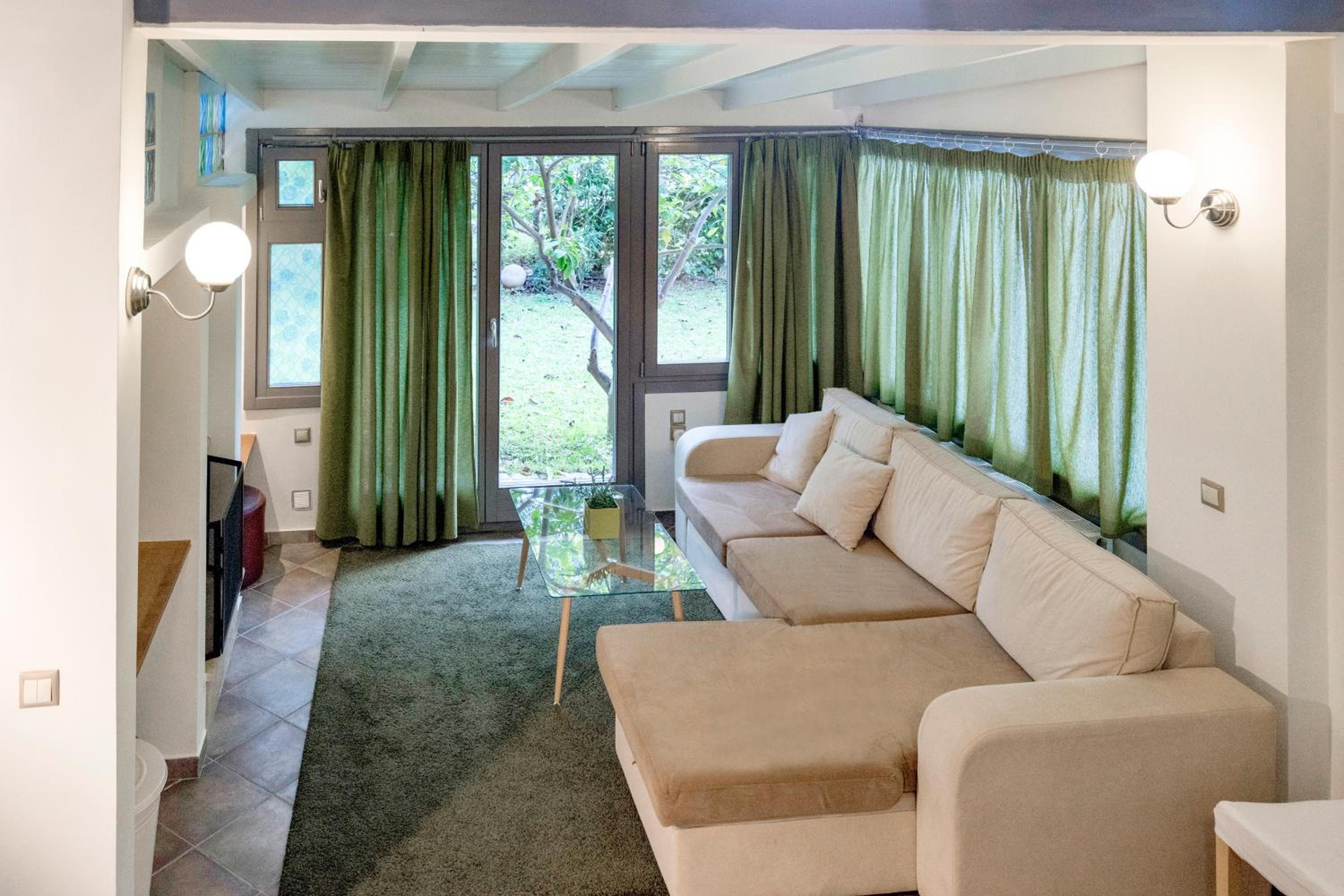 Apartment with Private Garden photo 1