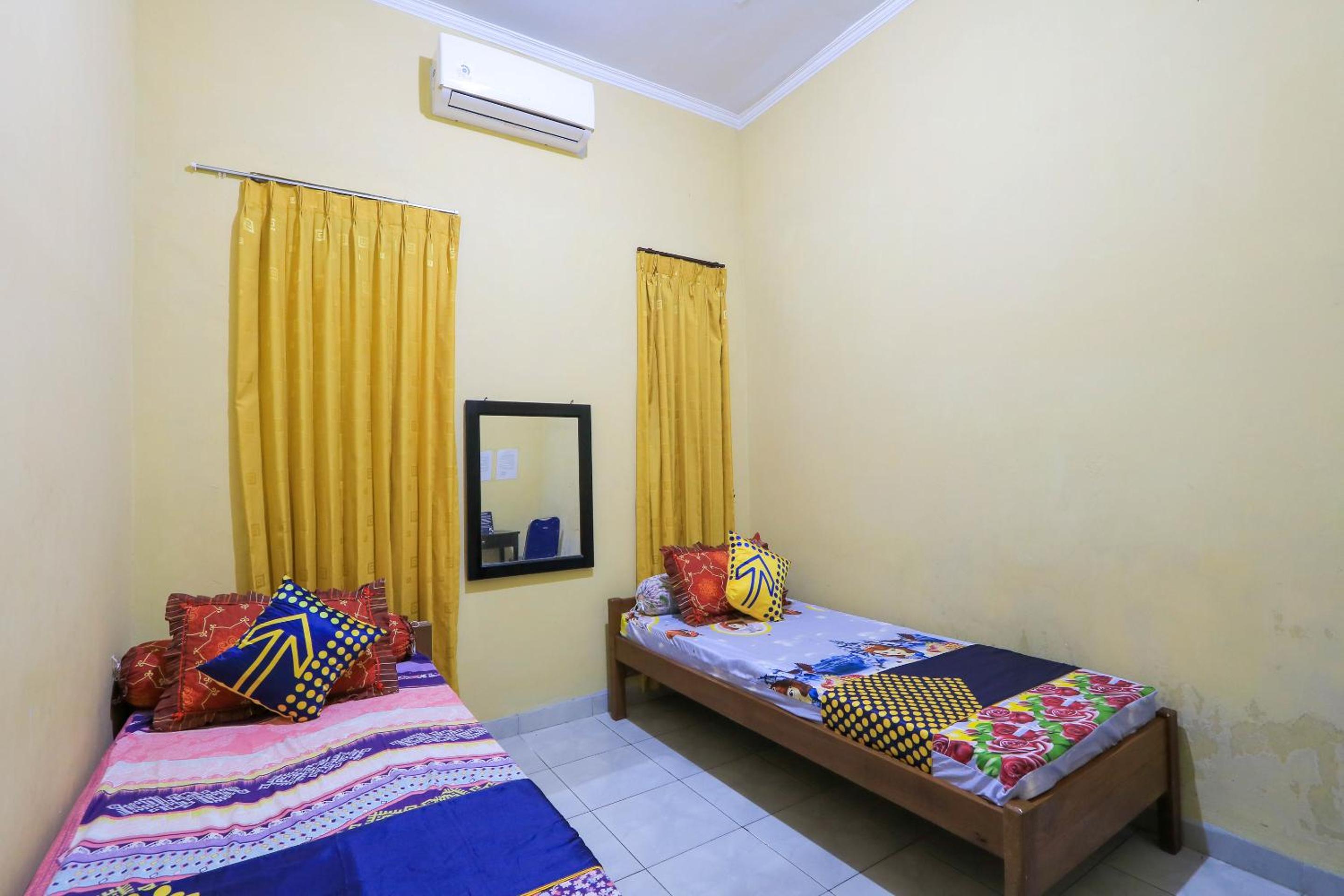 Small Twin Room photo 2