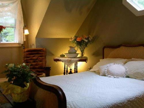 Queen Room photo 1