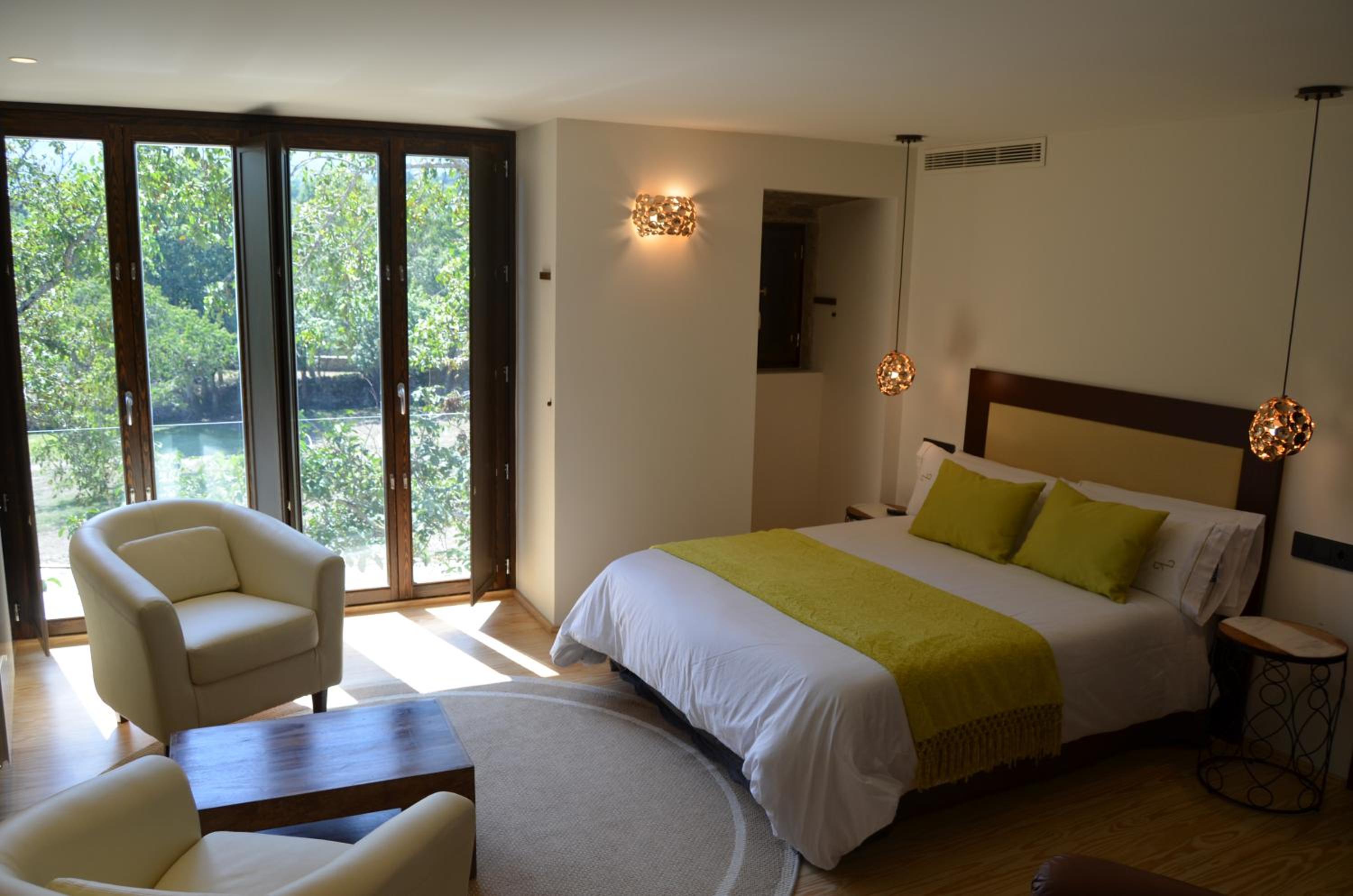 Superior Double Room with Hot Tub - Photo 1