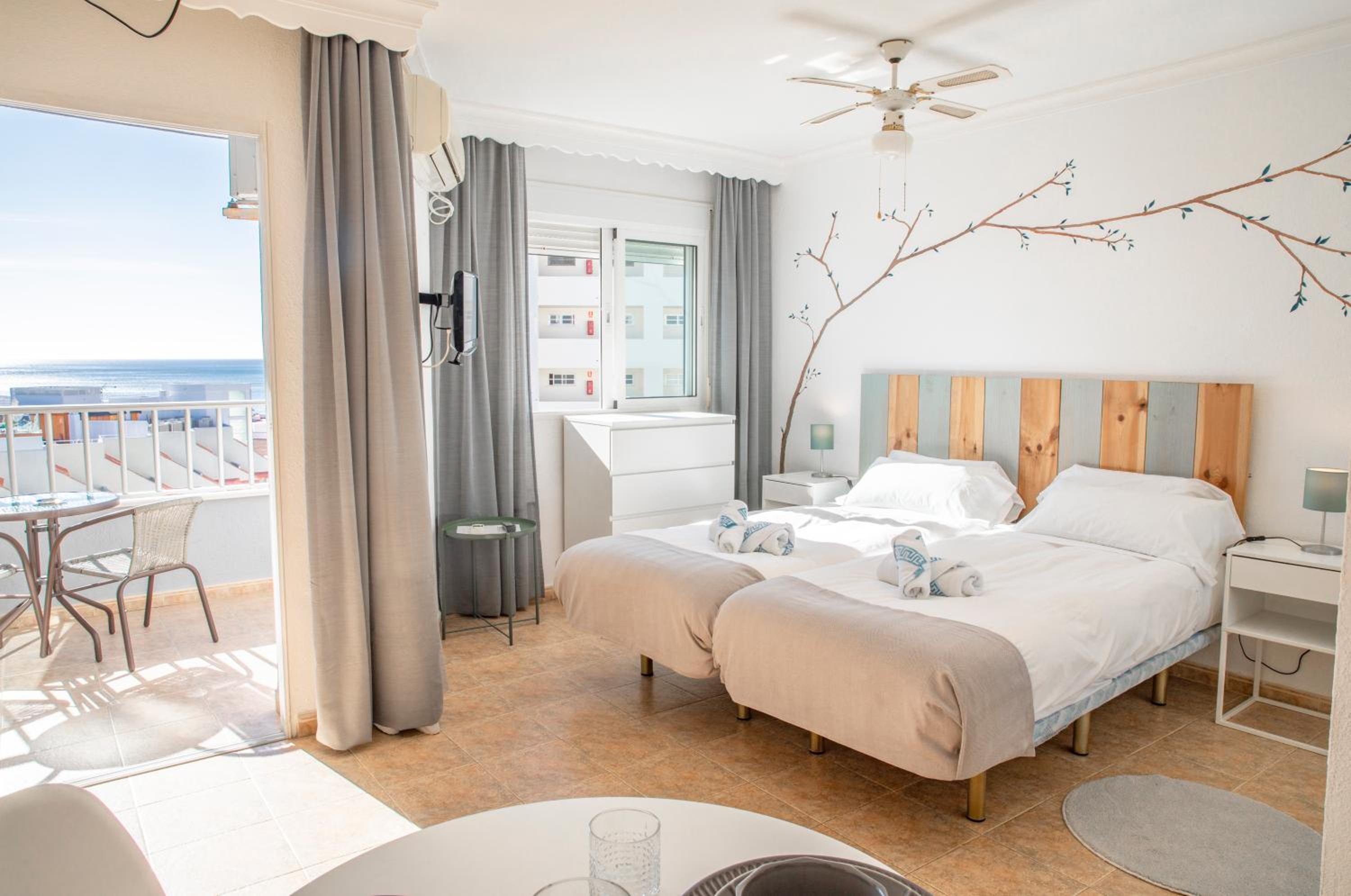 Studio with Balcony and Sea View - Photo 1
