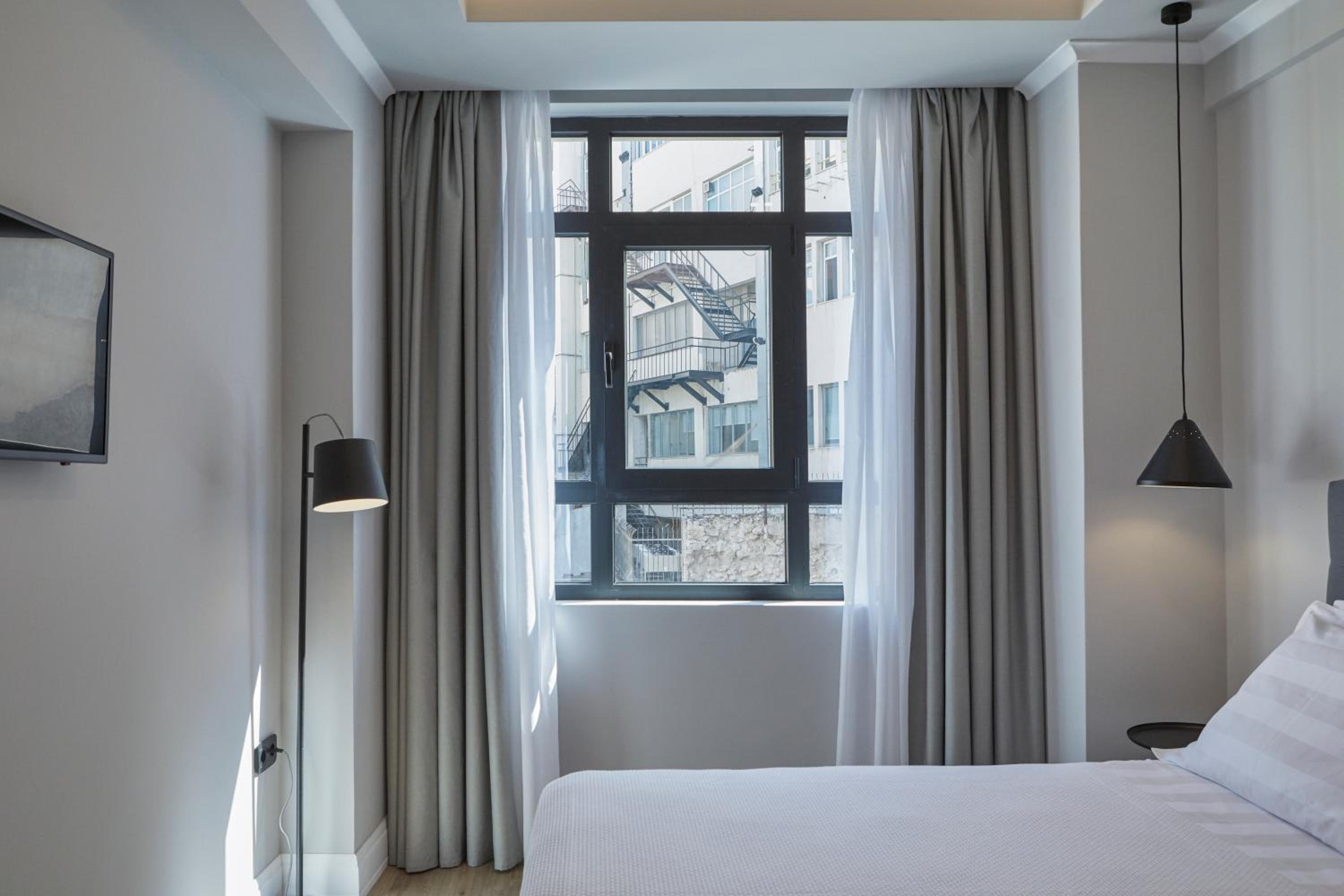Cozy Double Room with Urban View photo 1