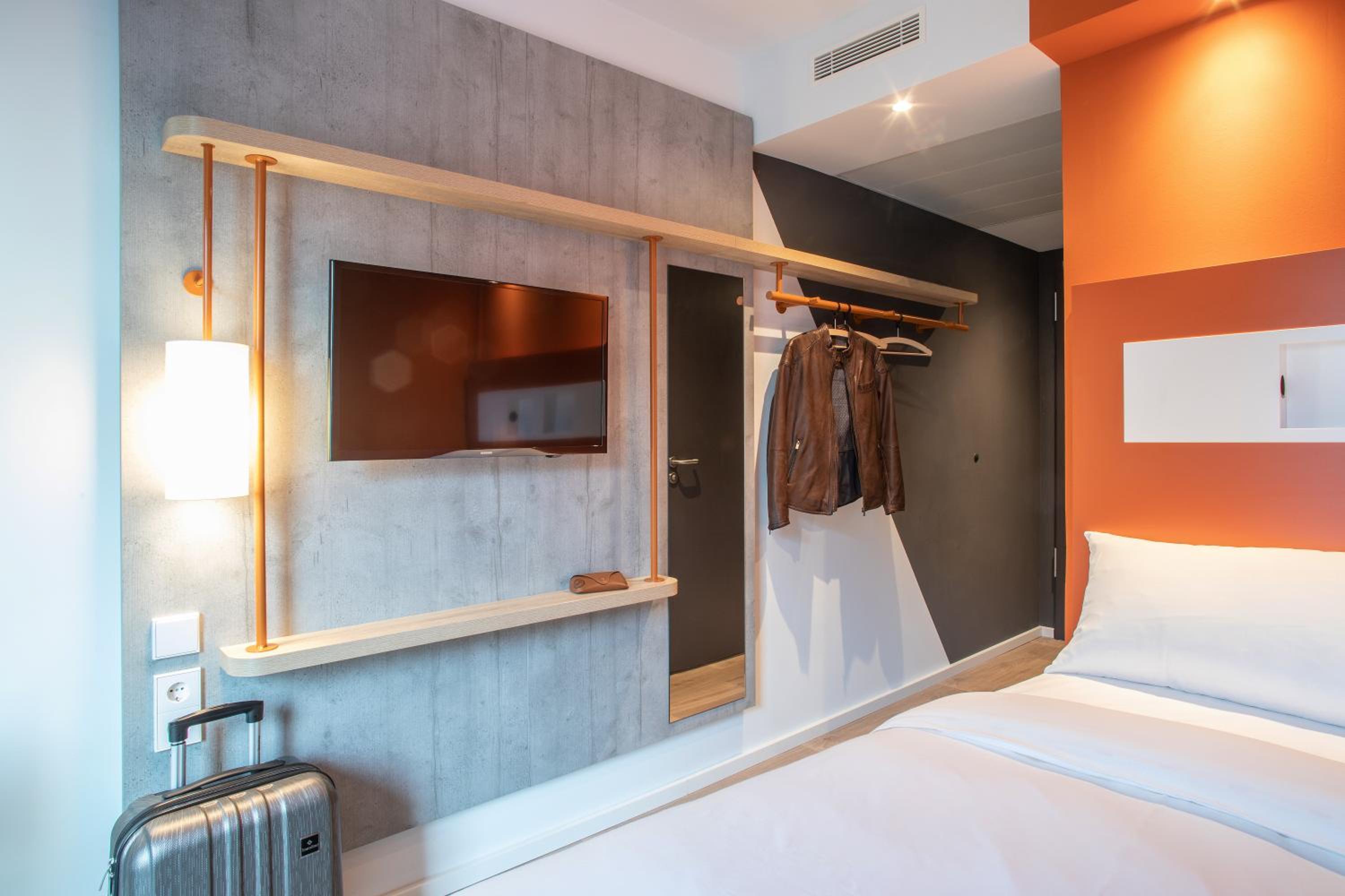 Standard Double Room - Photo 6