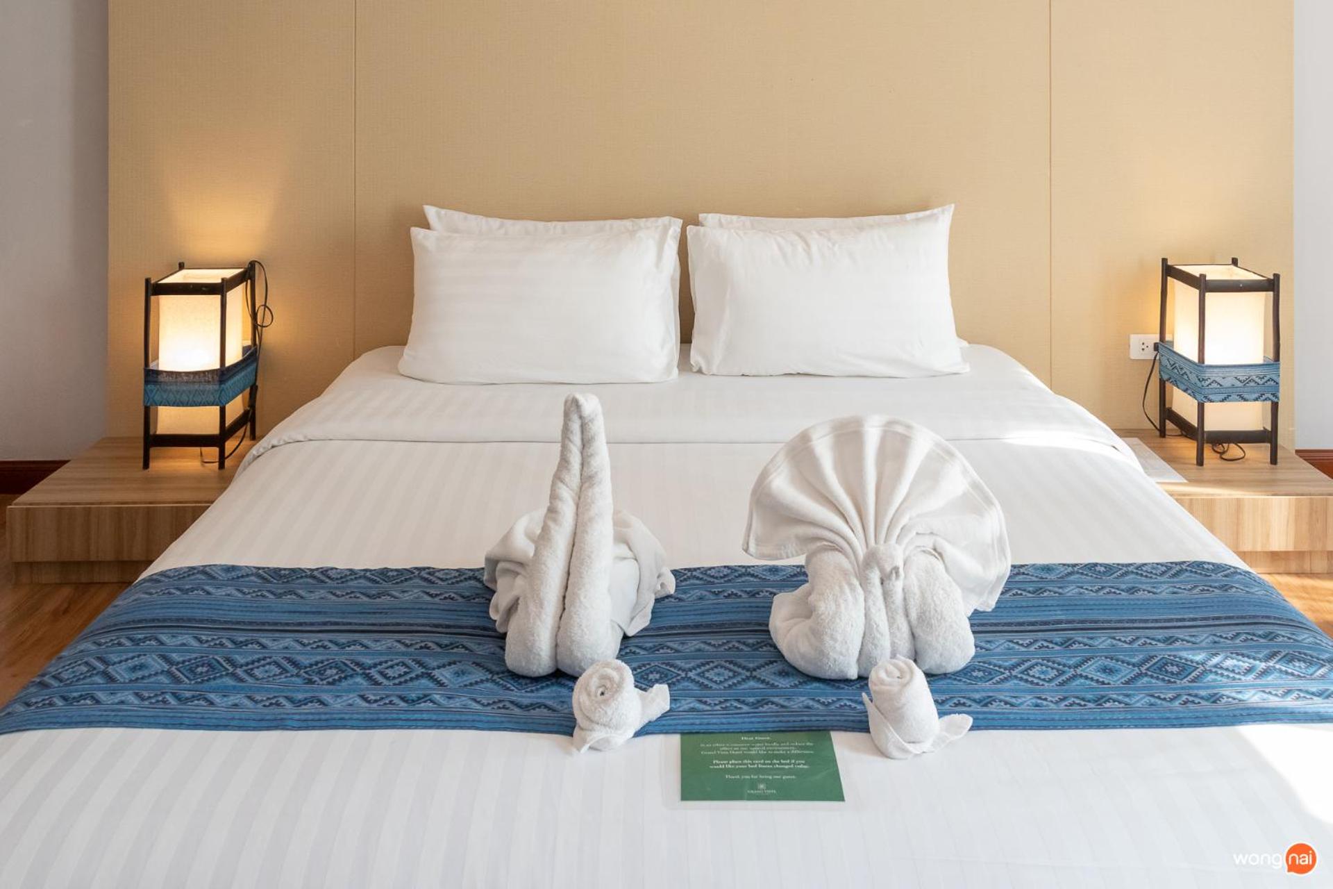 Deluxe Double Room with Pool Access - Photo 15