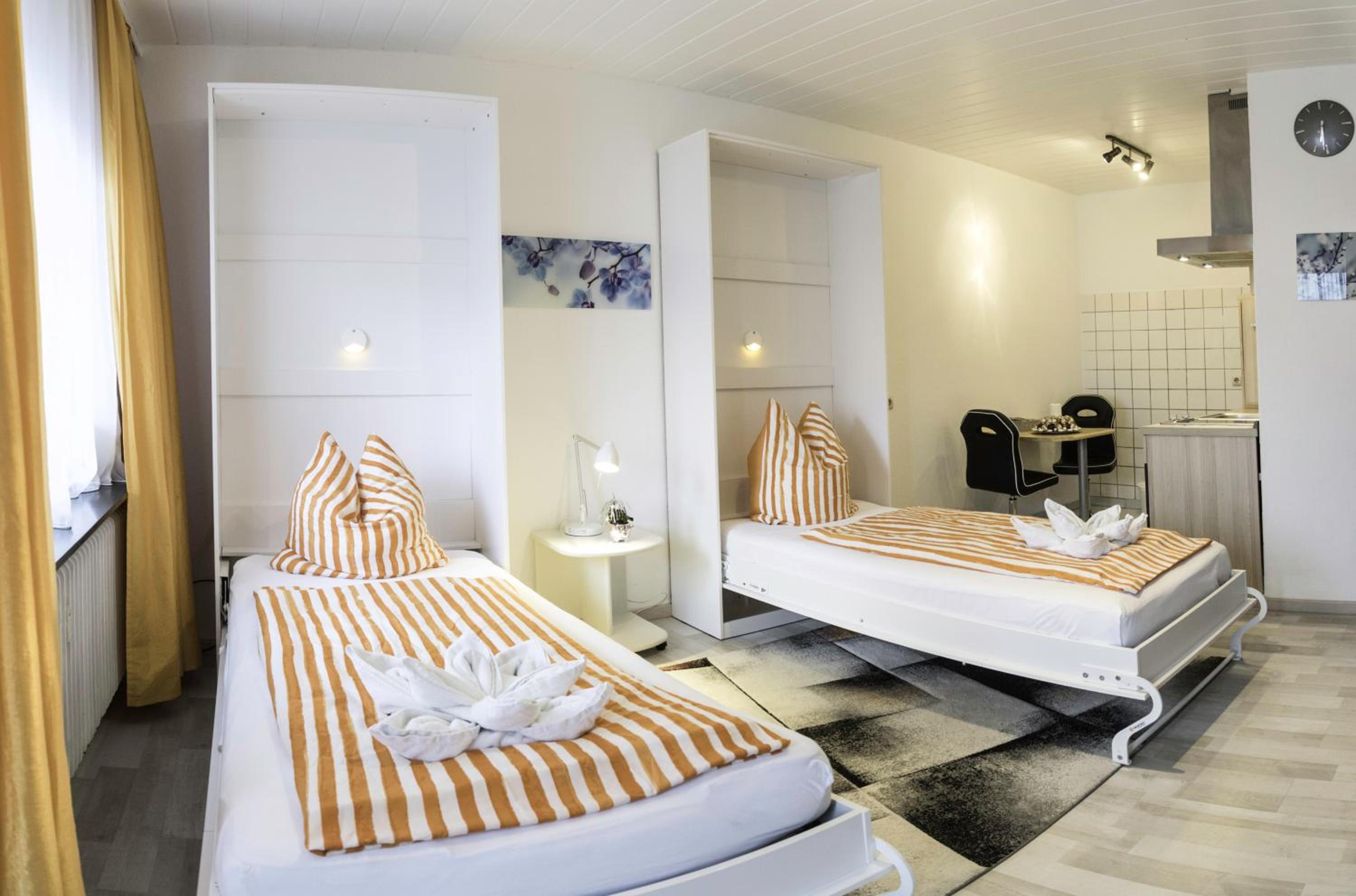 Apartment with Terrace and Two Single Beds EG 03 photo 3
