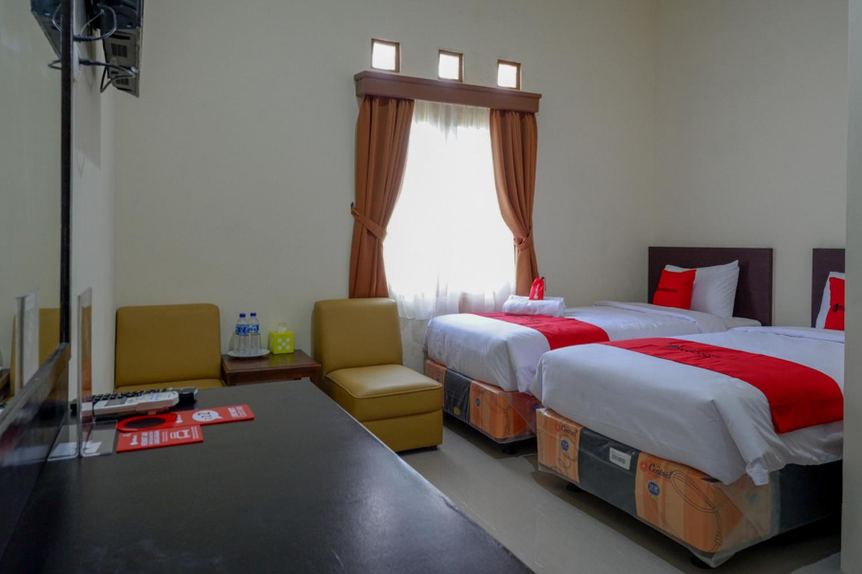 Twin Room - Photo 1
