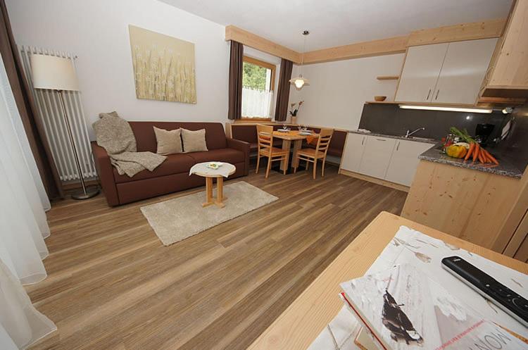 One-Bedroom Apartment photo 3