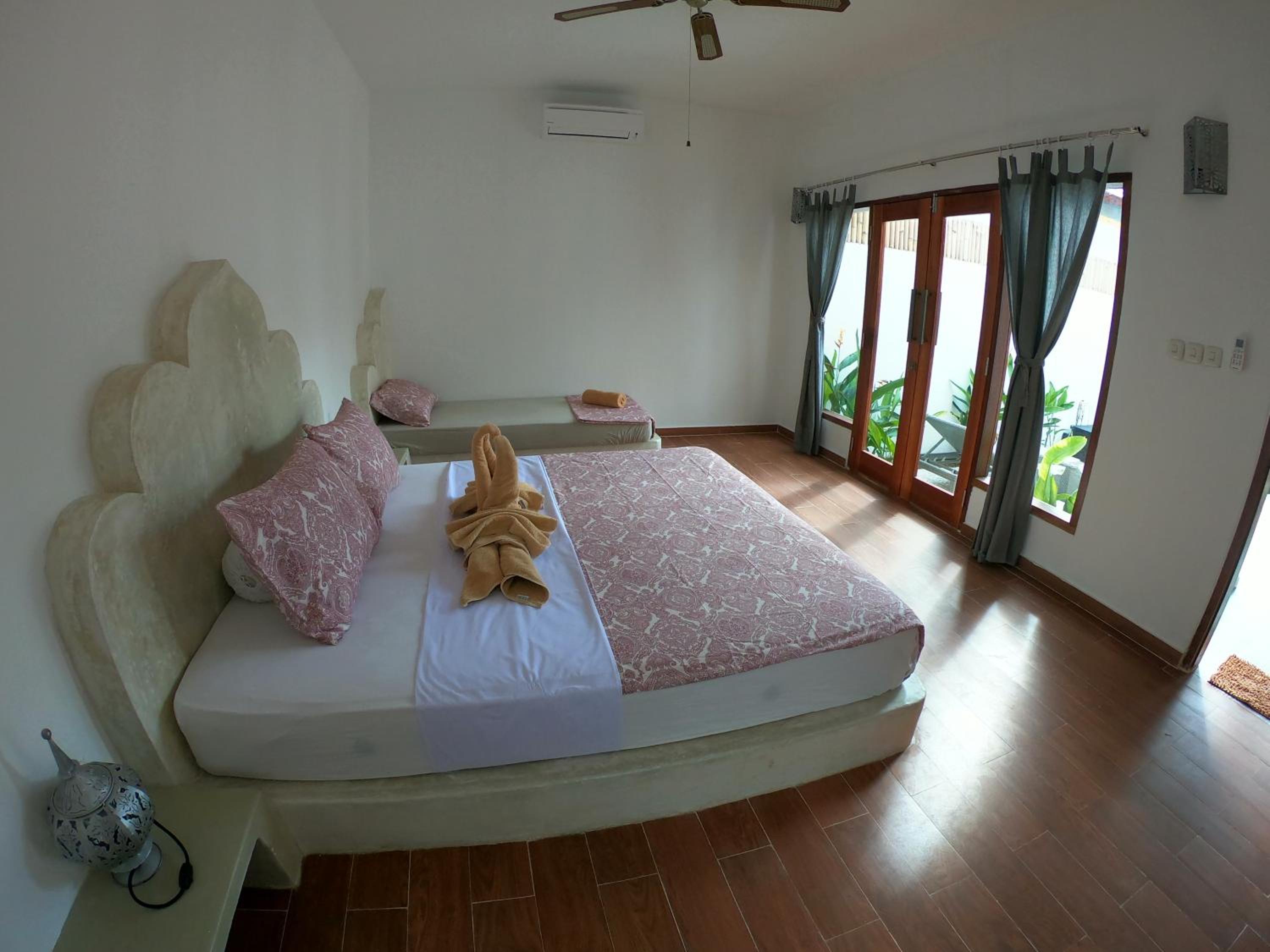 Three-Bedroom Villa - Photo 13