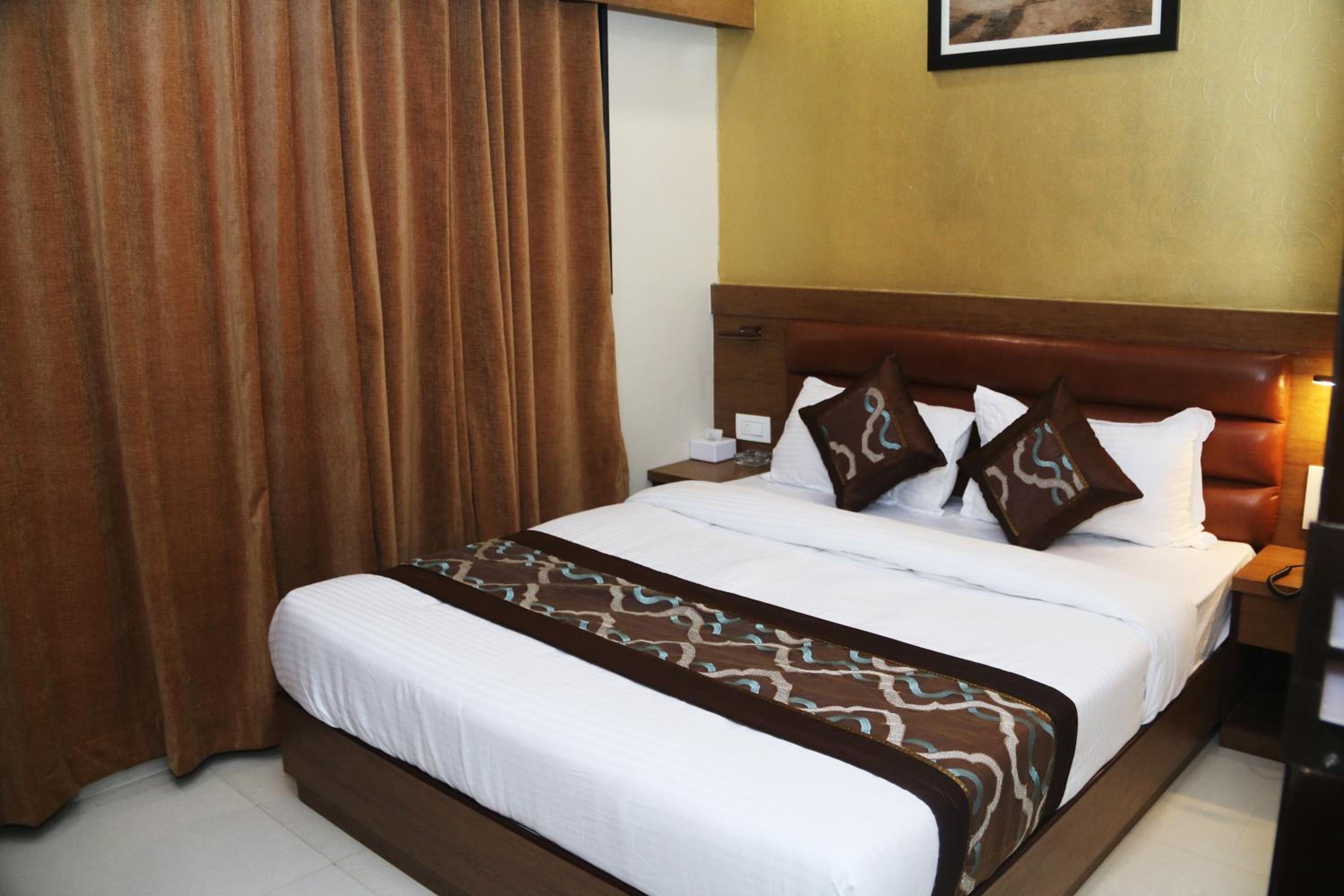Deluxe Room - Photo 6