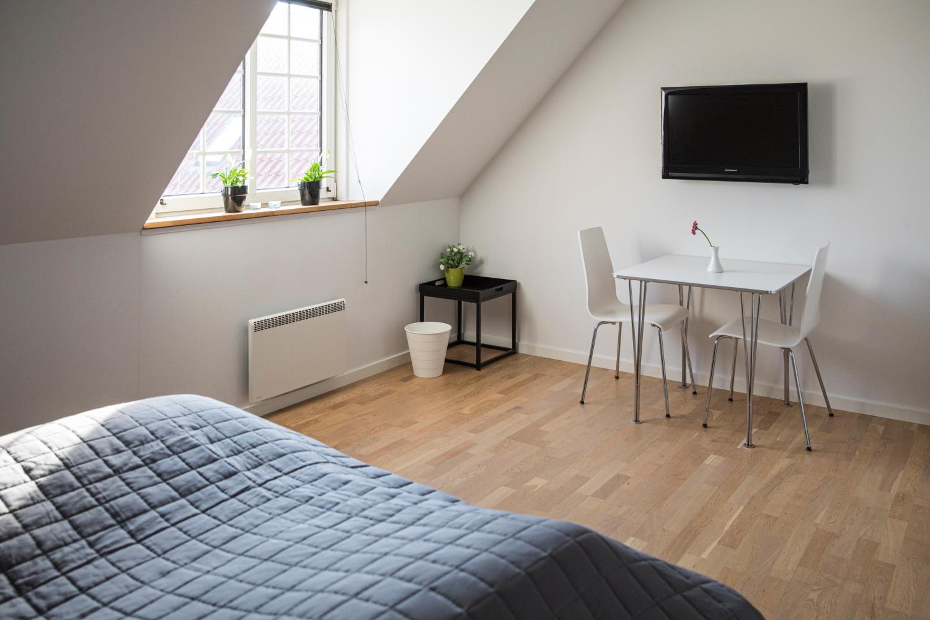 Standard Twin Room with Shared Bathroom
