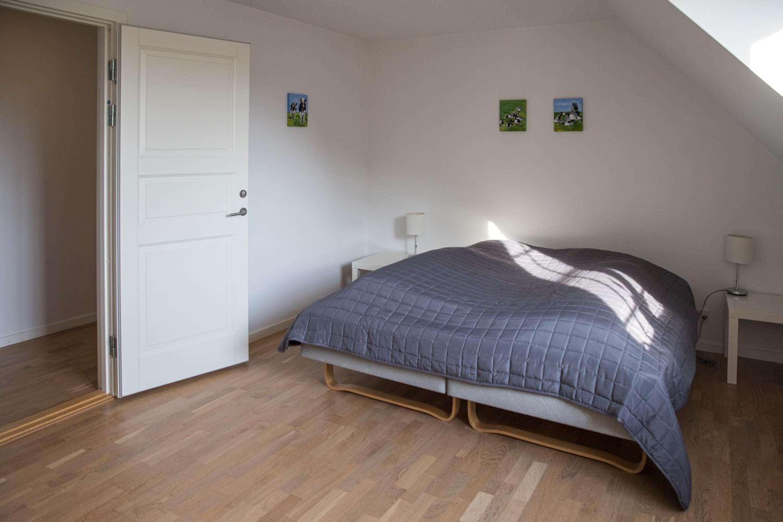 Twin Room with Shared Bathroom