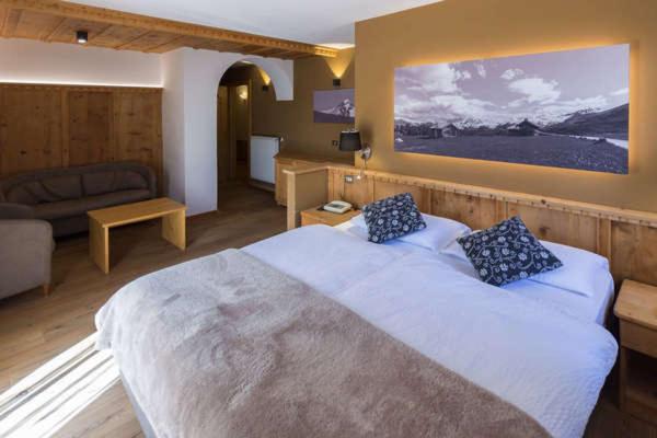 Superior Double or Twin Room photo 3