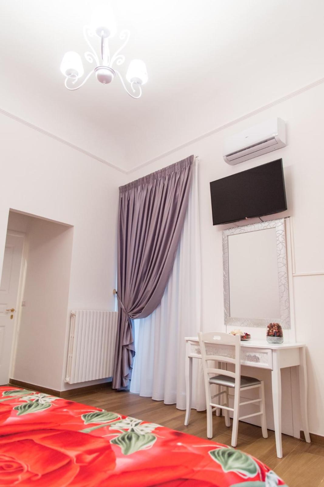 Standard Triple Room with Balcony - Photo 15