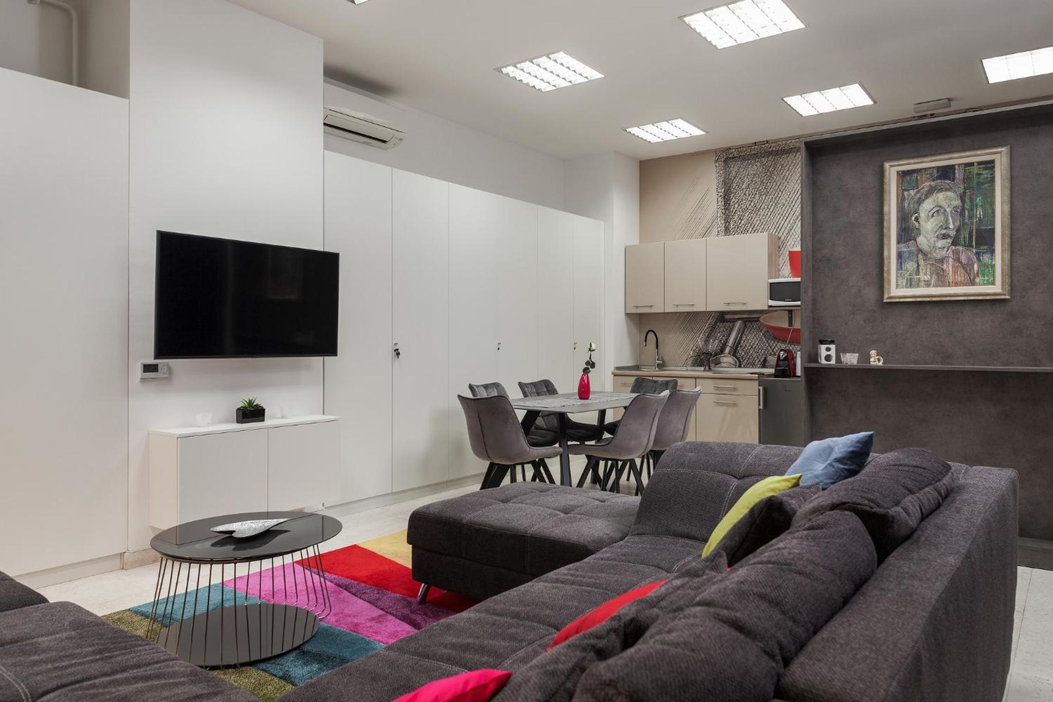 One-Bedroom Apartment