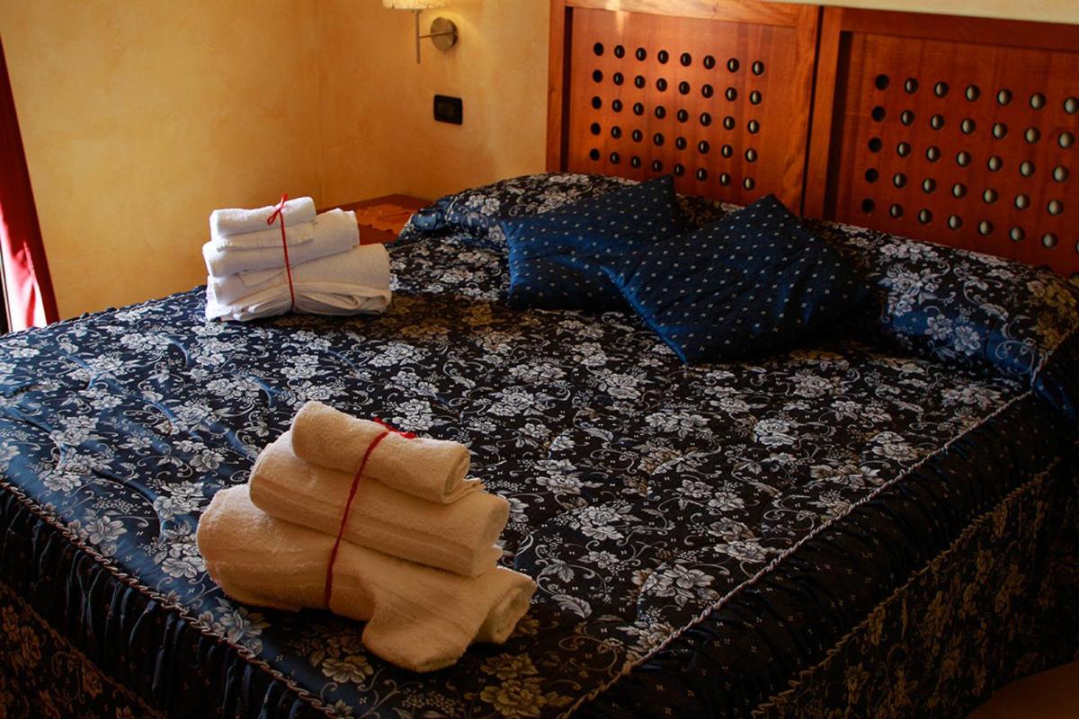 Double Room - Photo 6