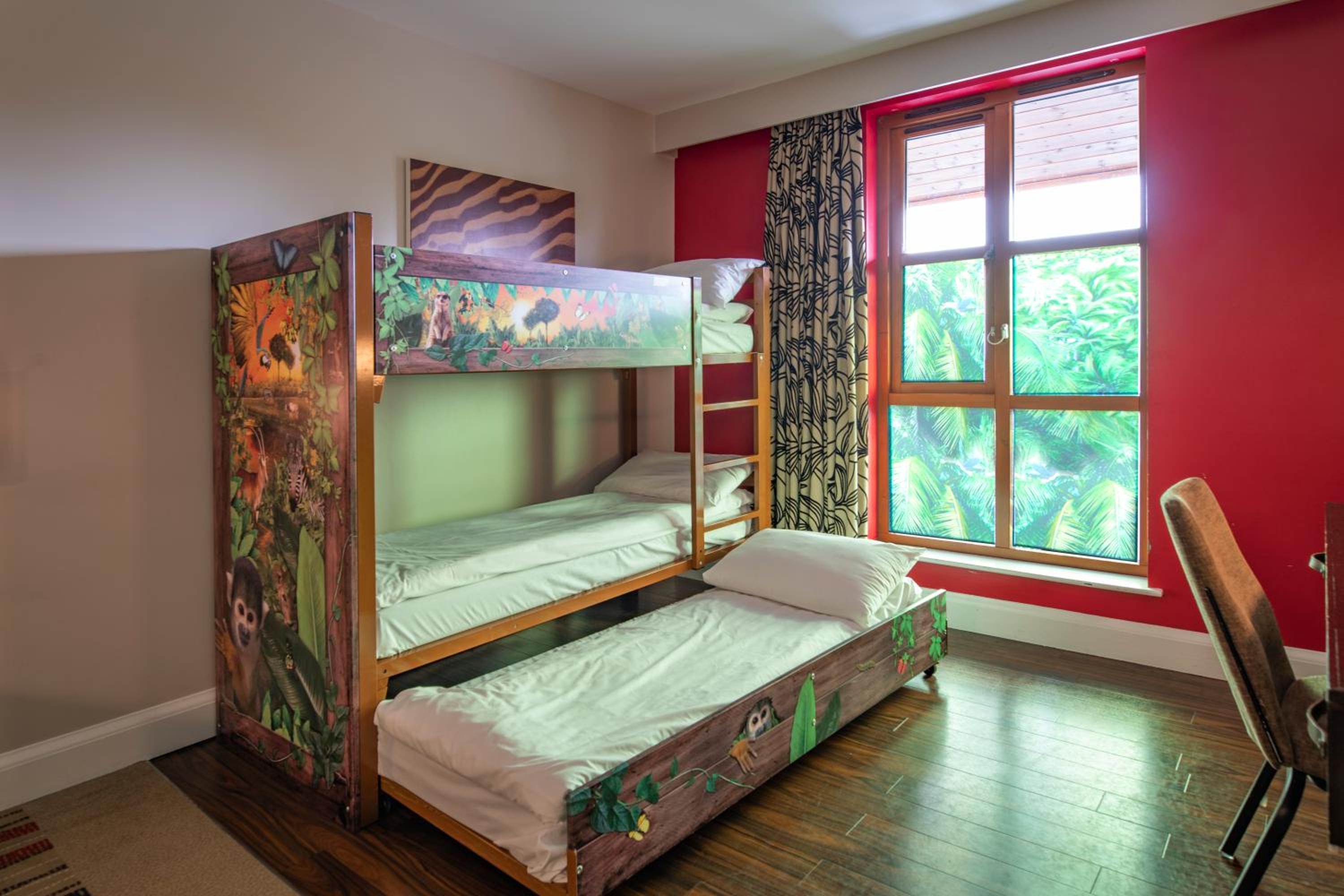 Safari King Family Room
