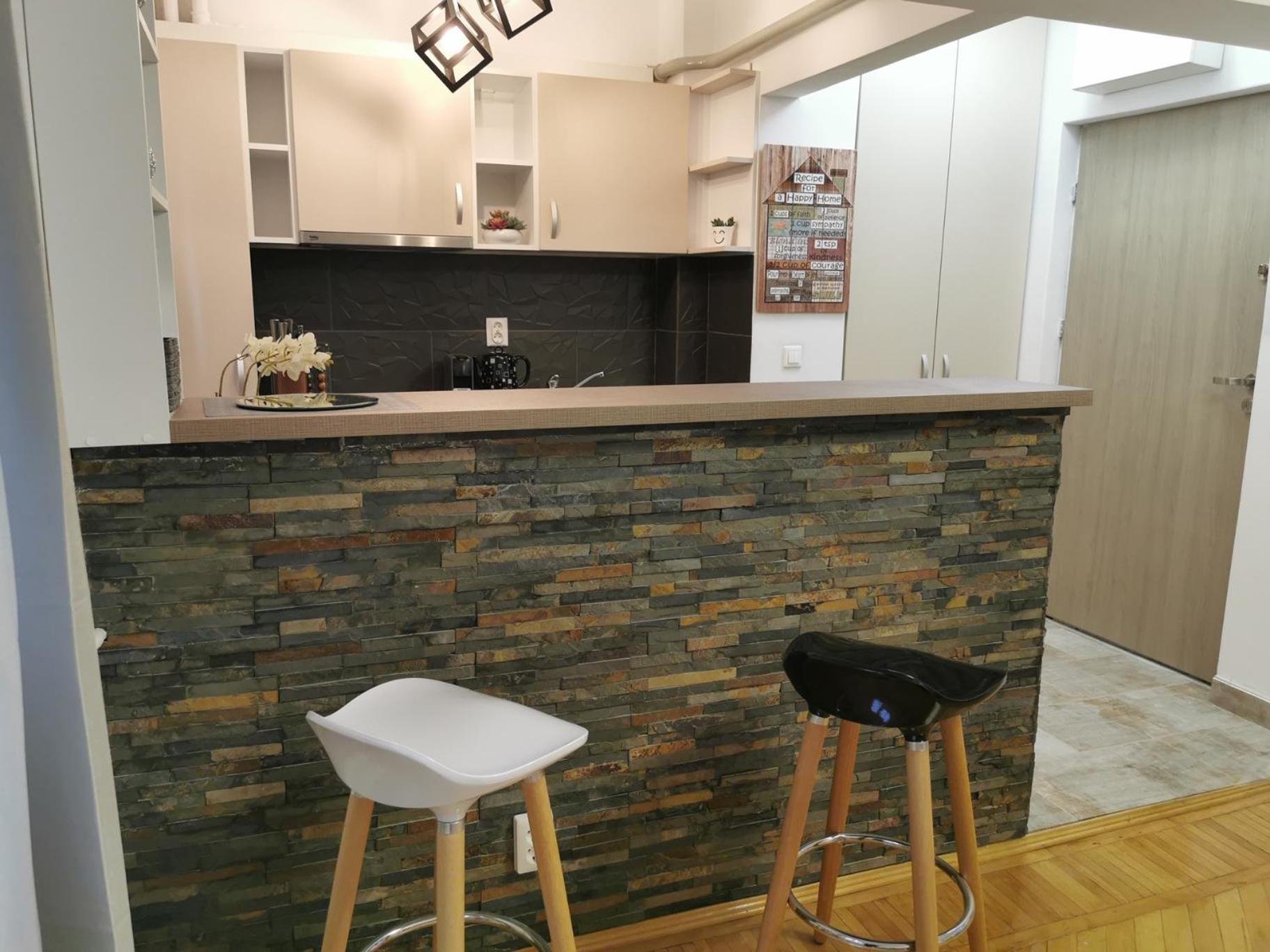 One-Bedroom Apartment - Photo 8